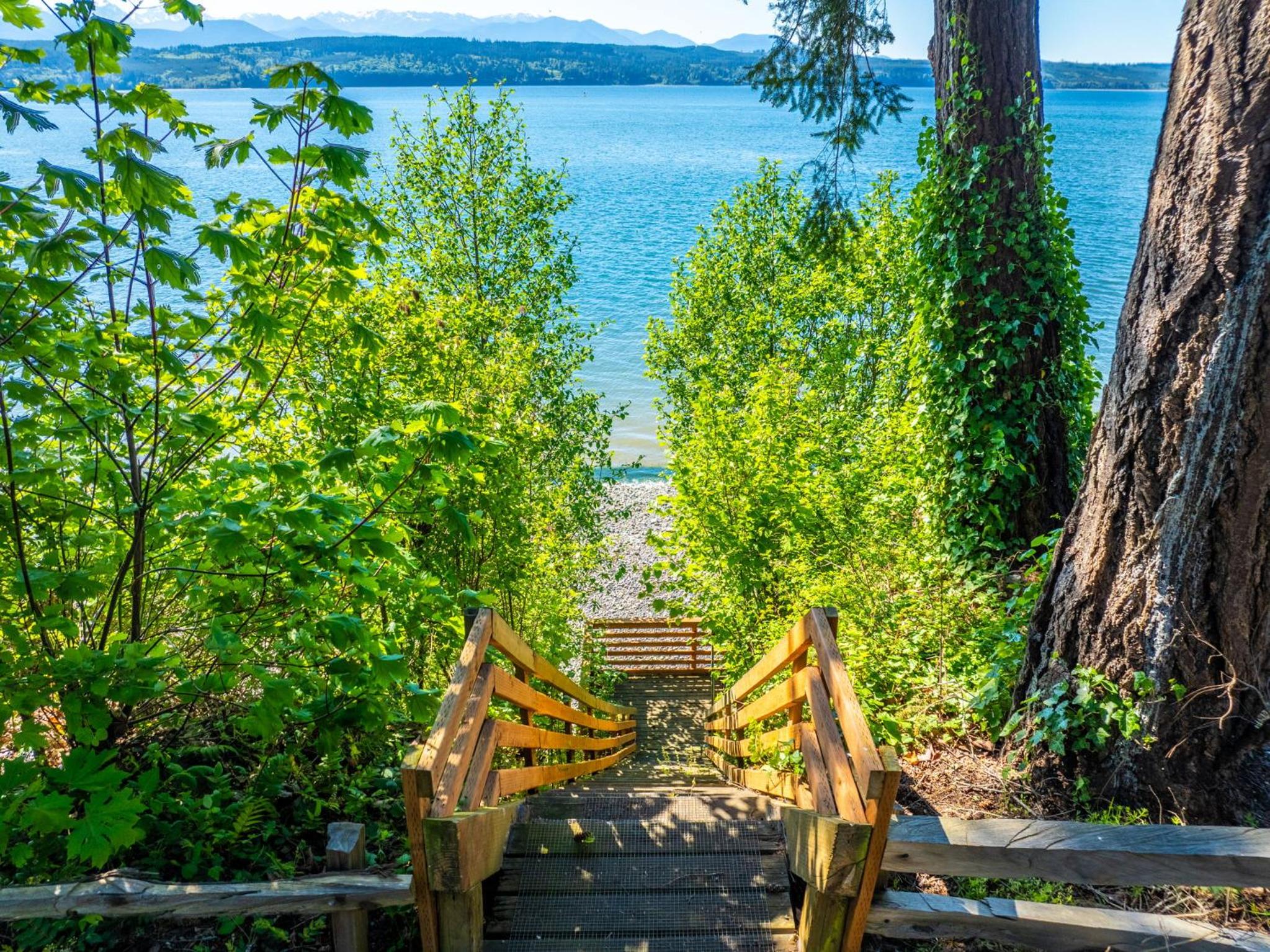 Fairyland Cottage, Waterfront, Beach, Kayak, Hot tub view 2