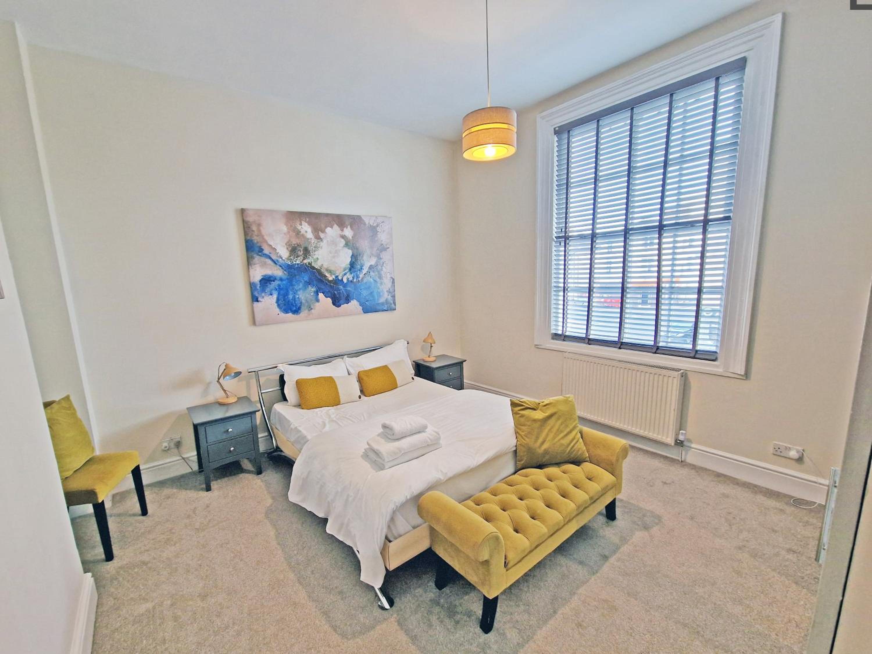 Canal Side 2 Bedroom Apartment view 2