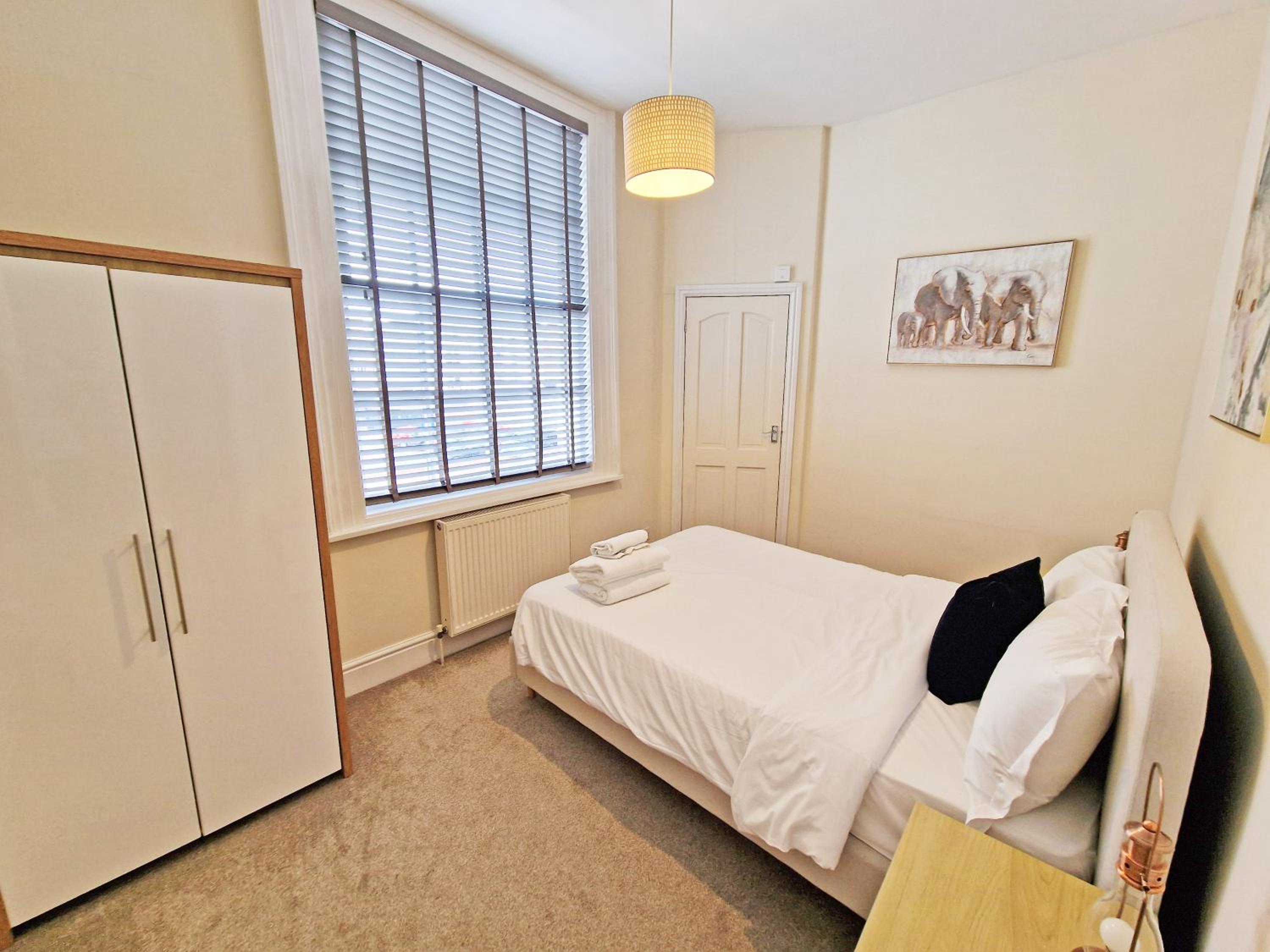 Canal Side 2 Bedroom Apartment view 4