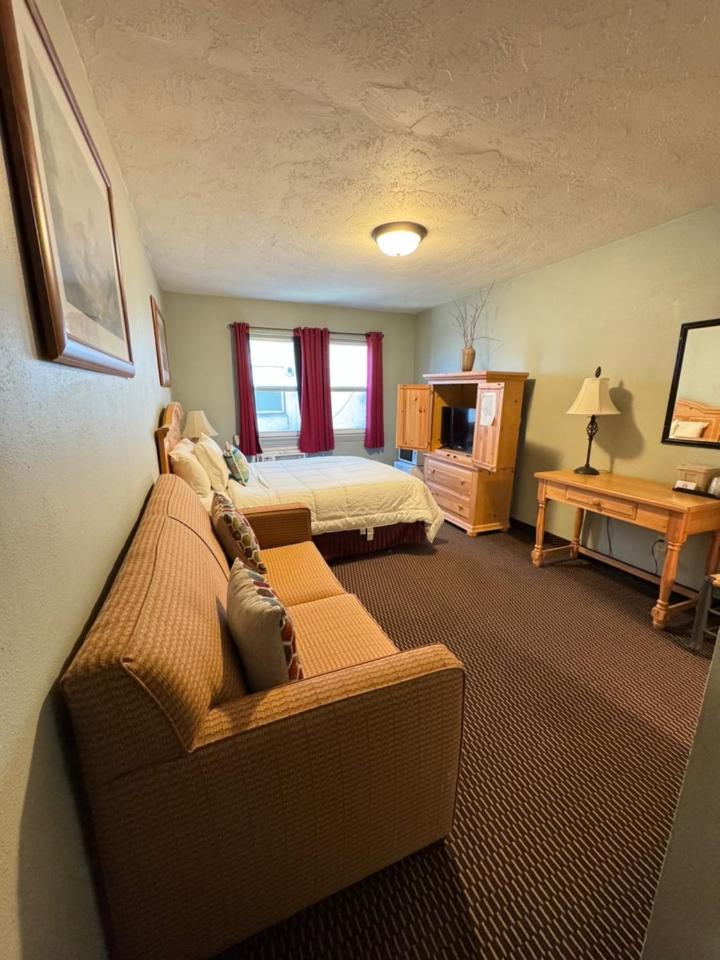Rugged Country Lodge