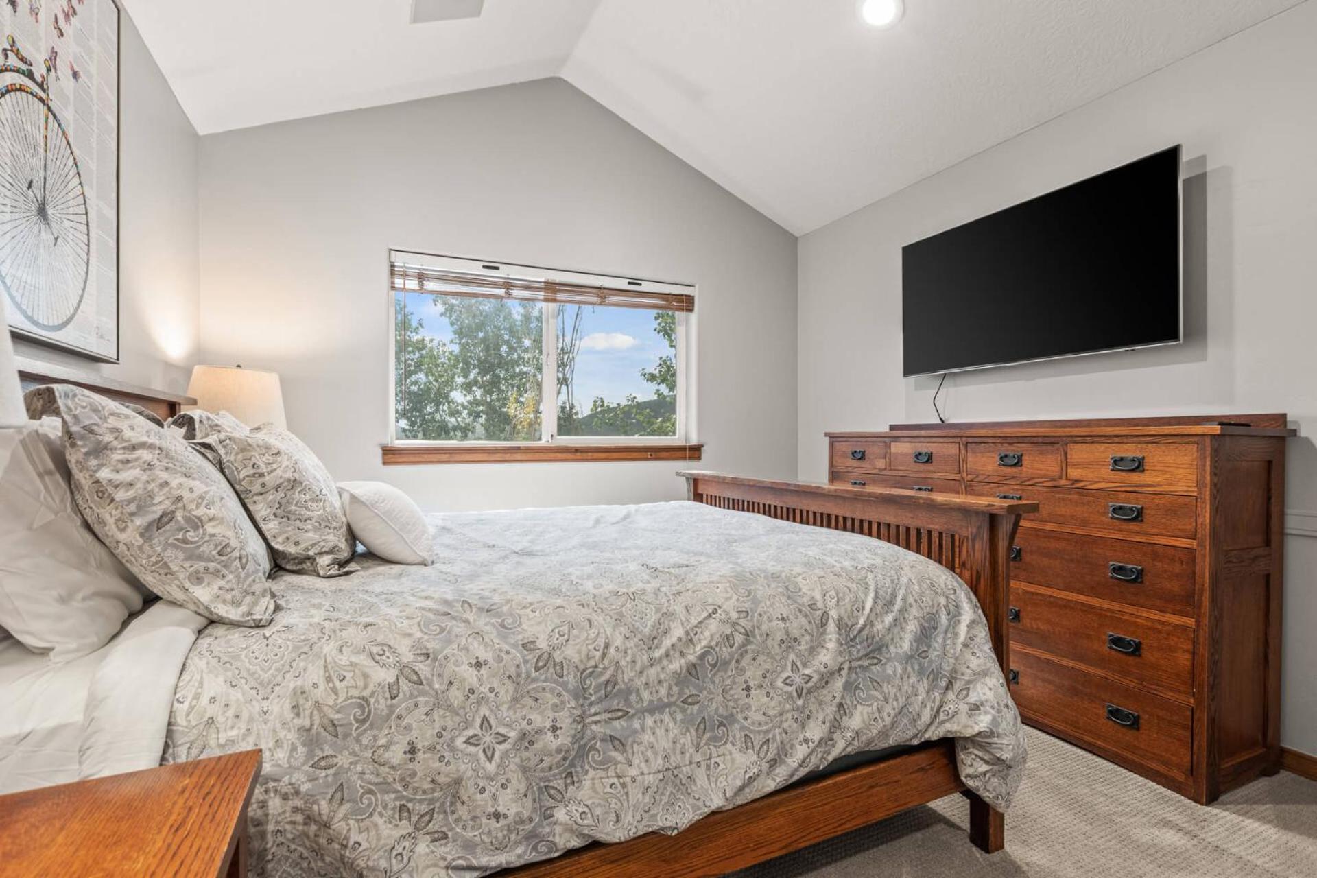 Bear Hollow Village 5458 by Moose Management view 3
