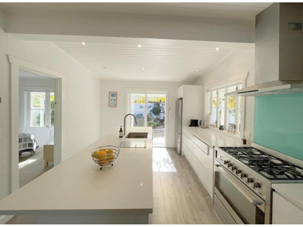 The Hideaway - Stay Waiheke view 2