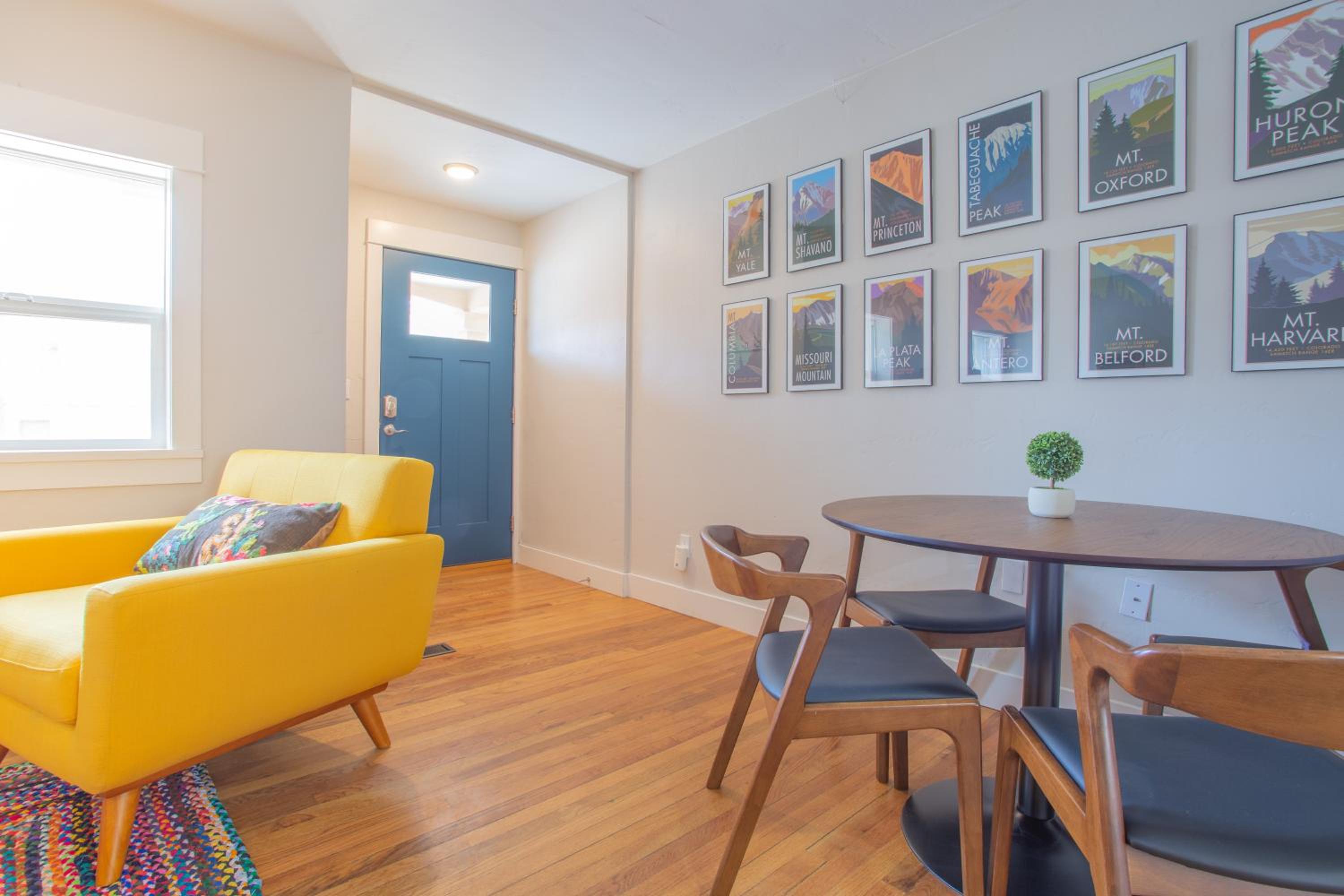 Downtown, Game Room - Pet Friendly & Sleeps 10!