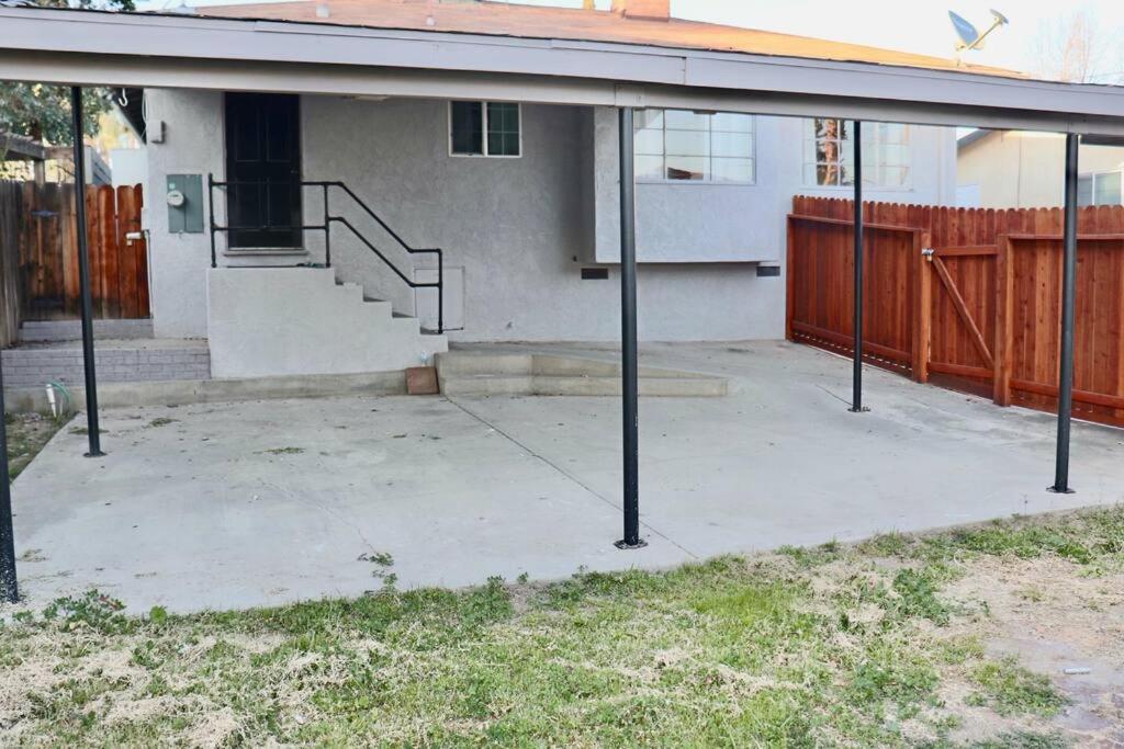 Modern La Cresta view 5
