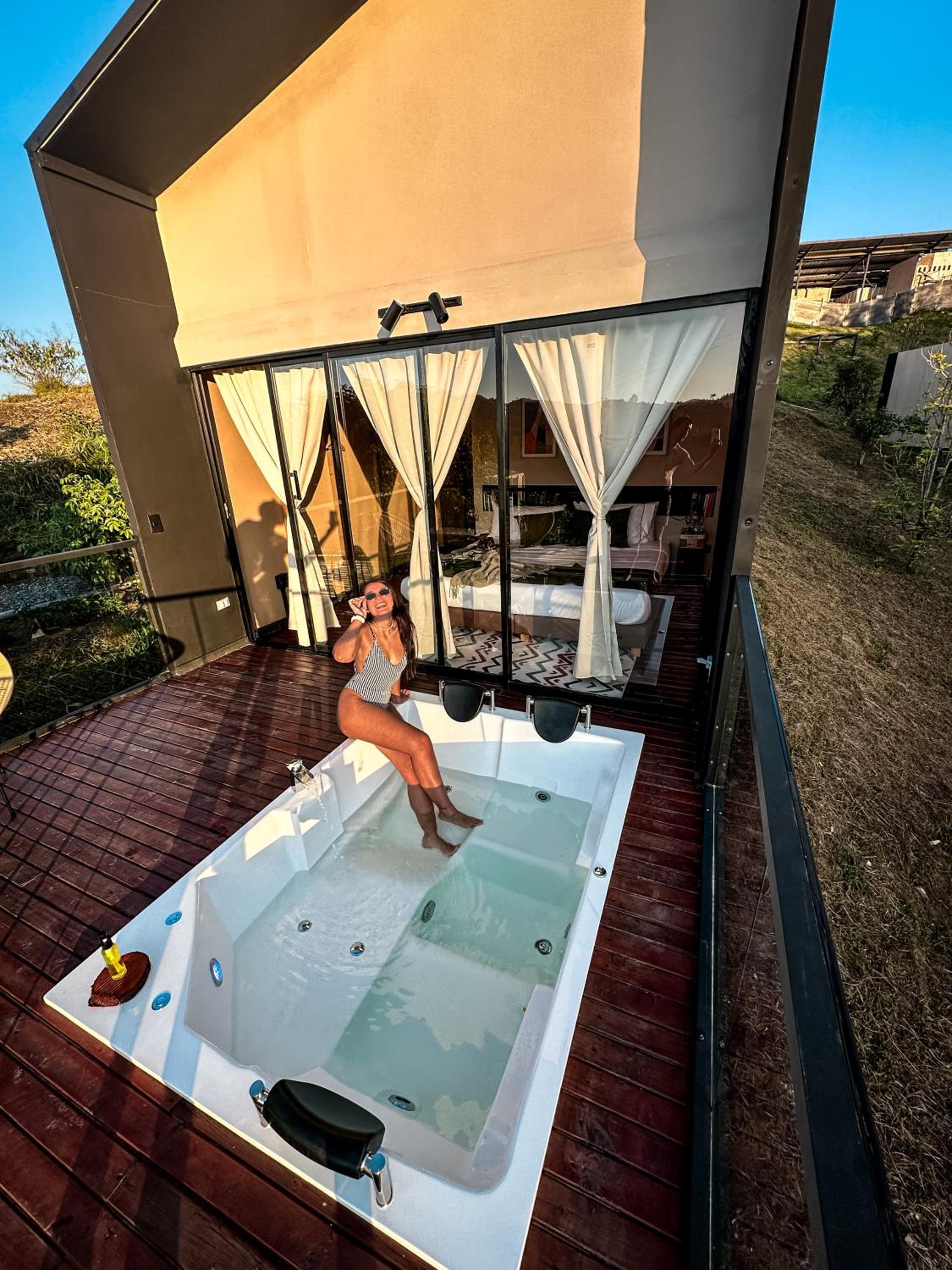 Cabañas para parejas cerca a Medellín - LUUM By Roots Rentals