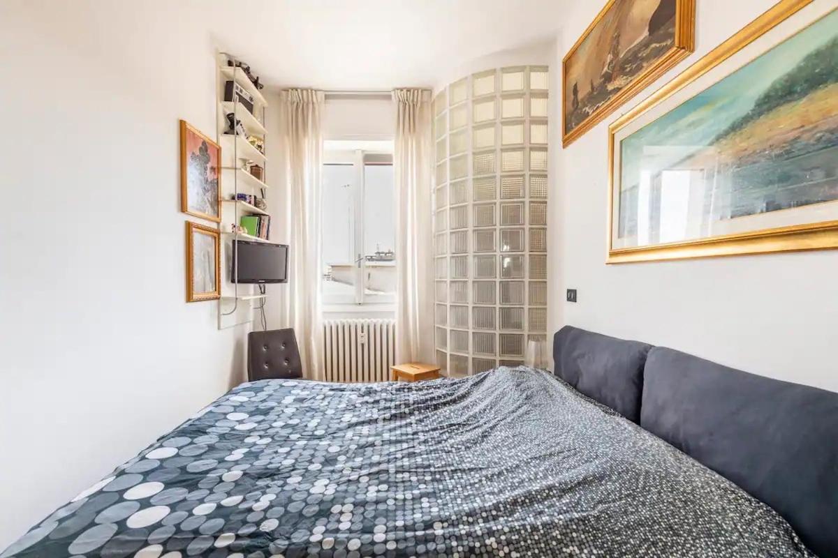 Glassy Apartment