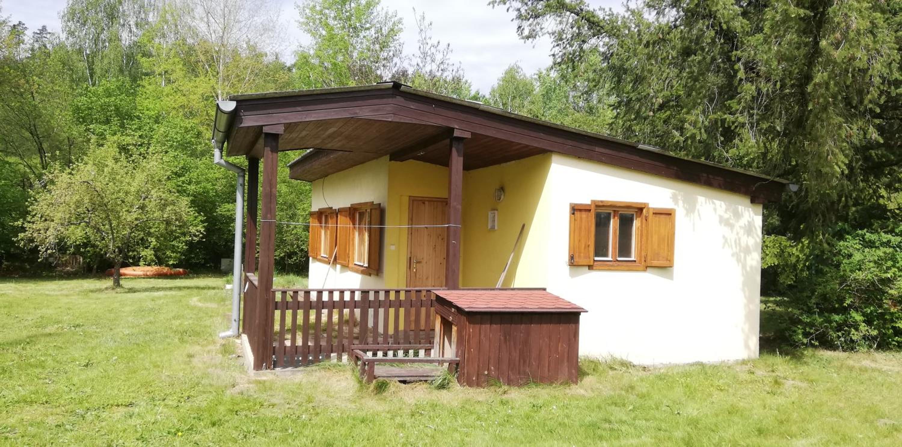 Chata nad řekou