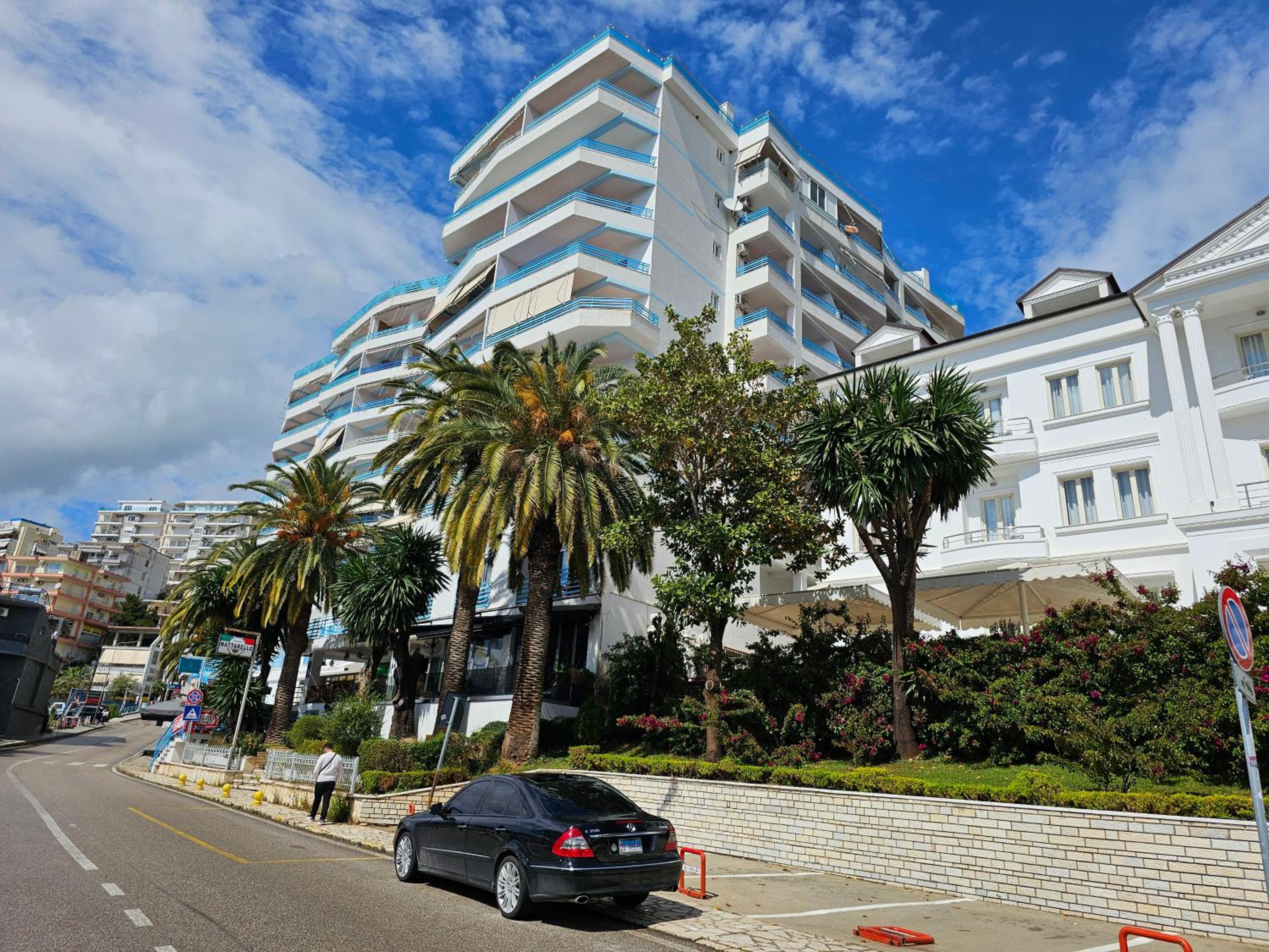 Hotel Rose Apartment Saranda Boulevard - Image 1