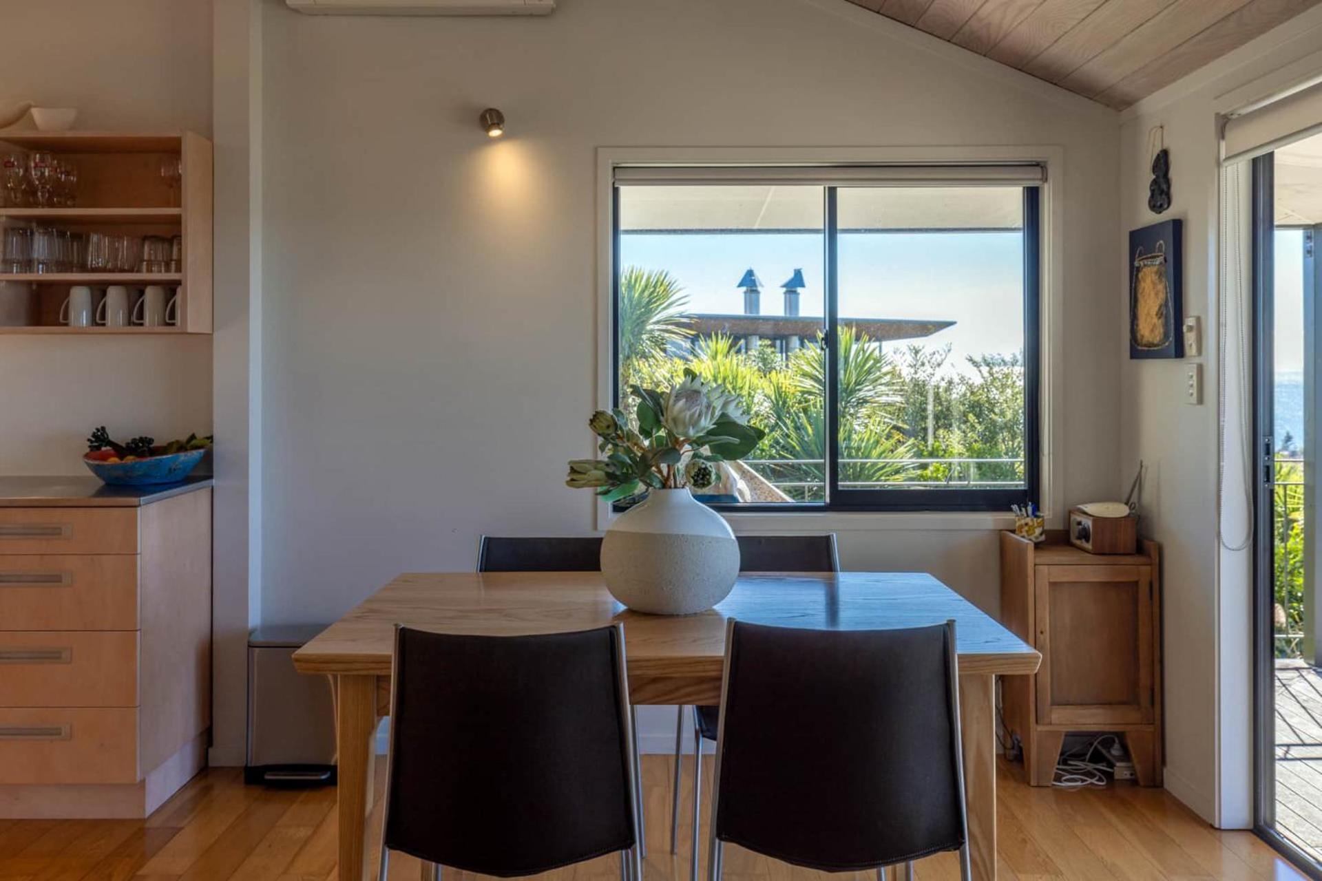 LITTLE TIRI COTTAGE - Coast & Country view 4