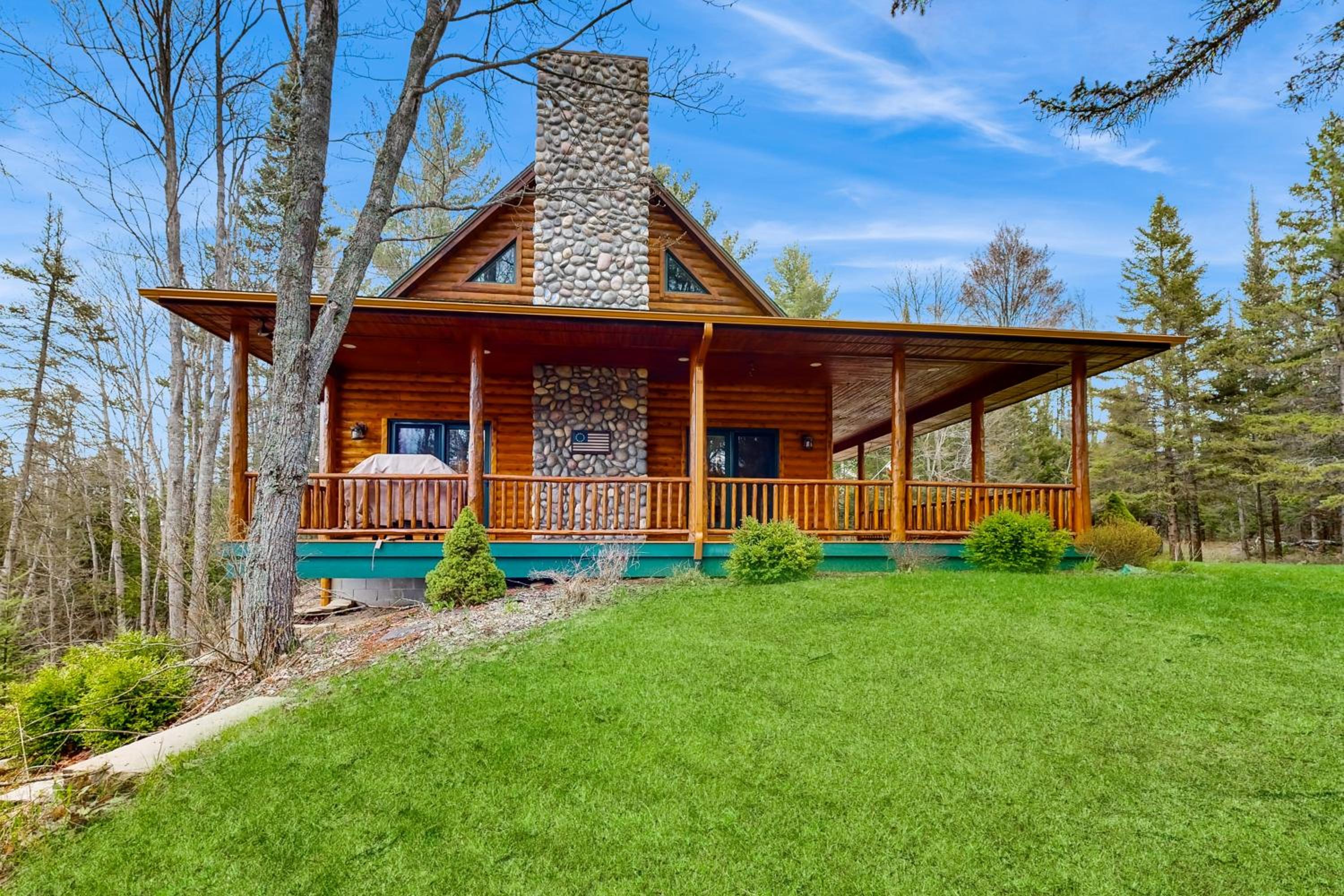 Steps to Sturgeon River! Dog-Friendly Nature Haven