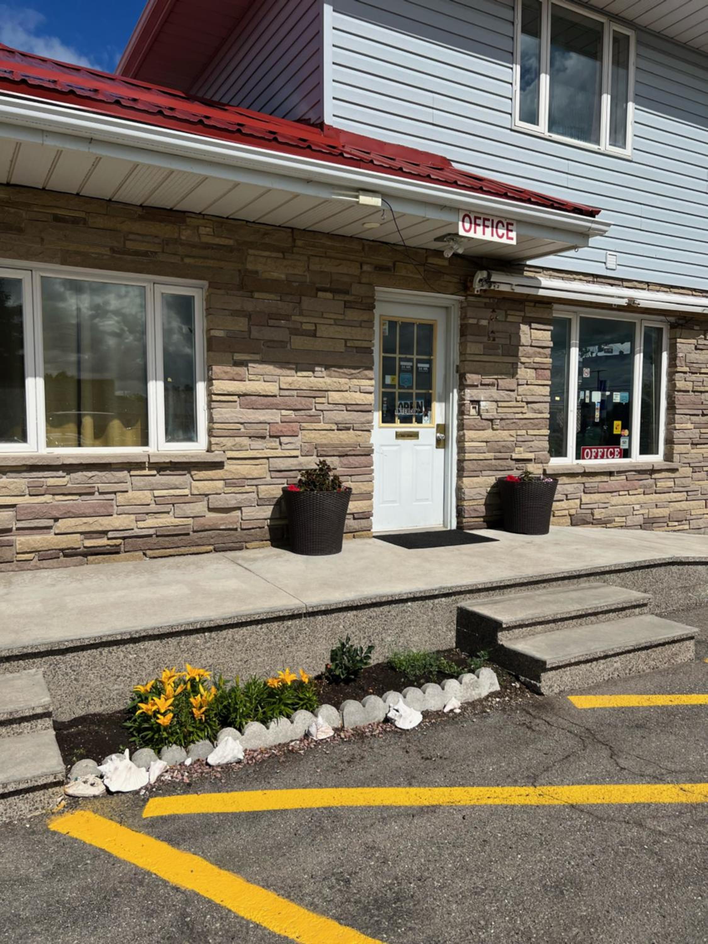 Tulip Motel