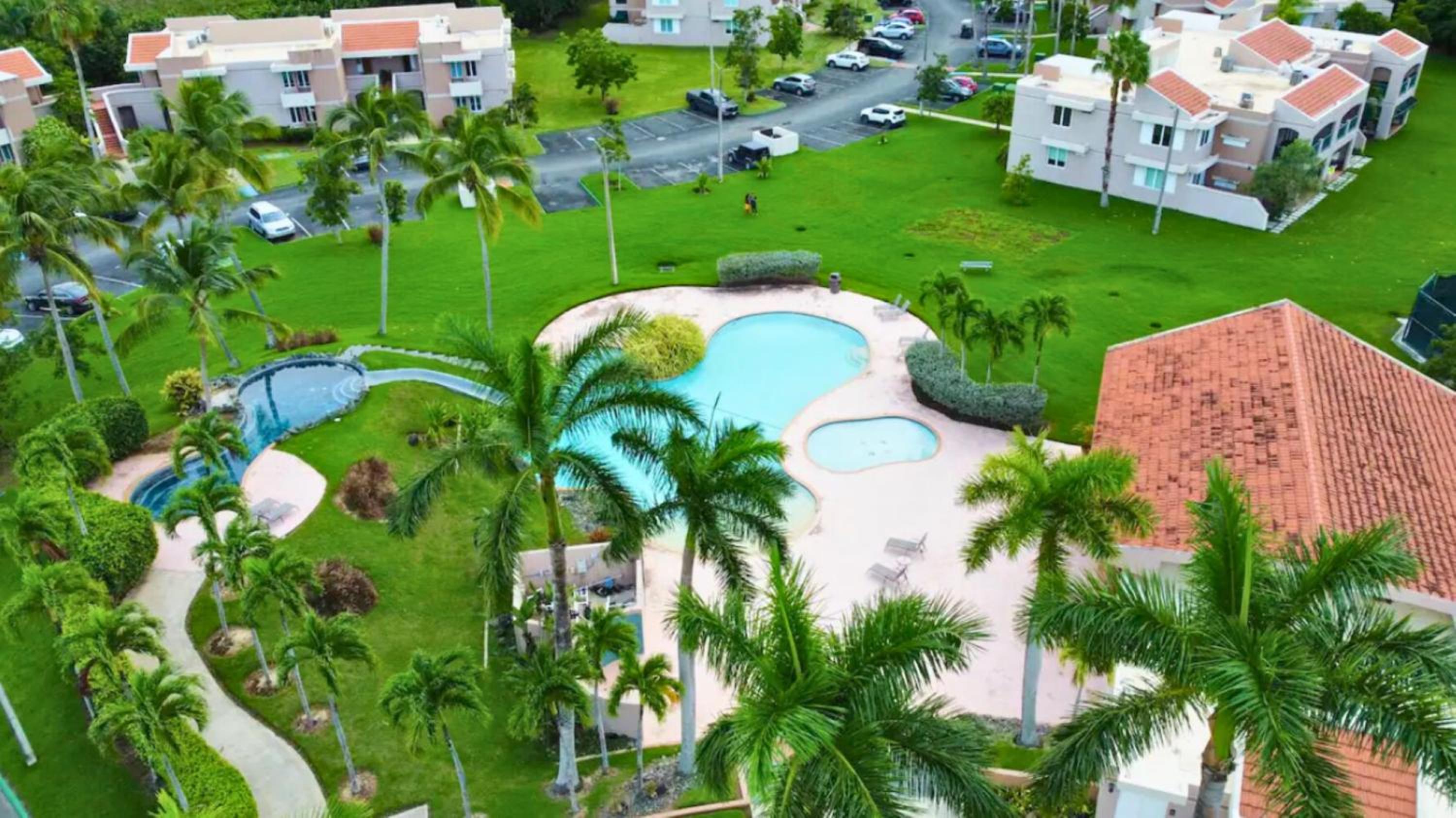 Daria Beachfront community steps 2 pool- Generator view 3