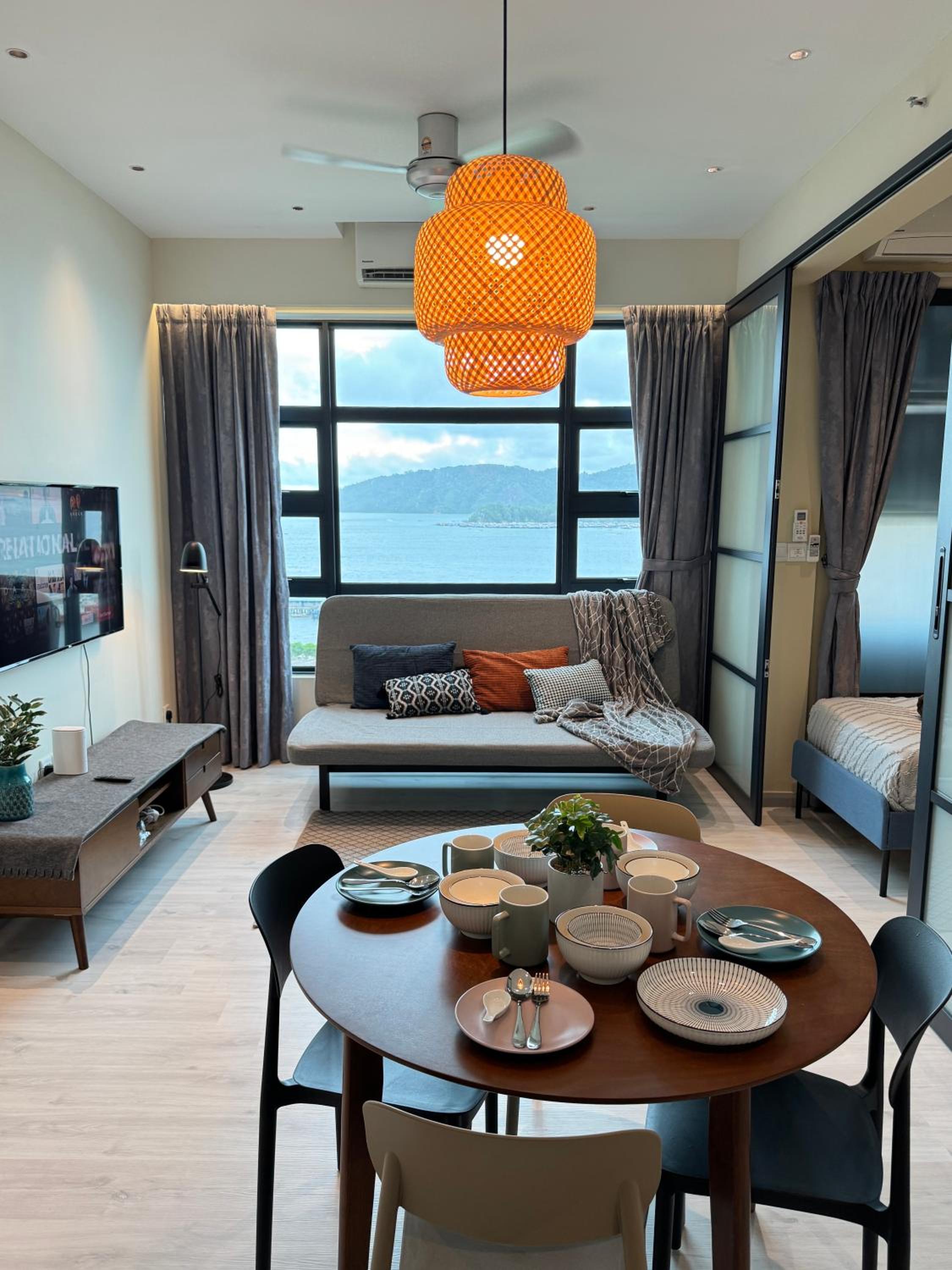 Jesselton Quay l Family Suite l Deluxe l Sunset Seaview l 2R1B l 5 pax photo 4