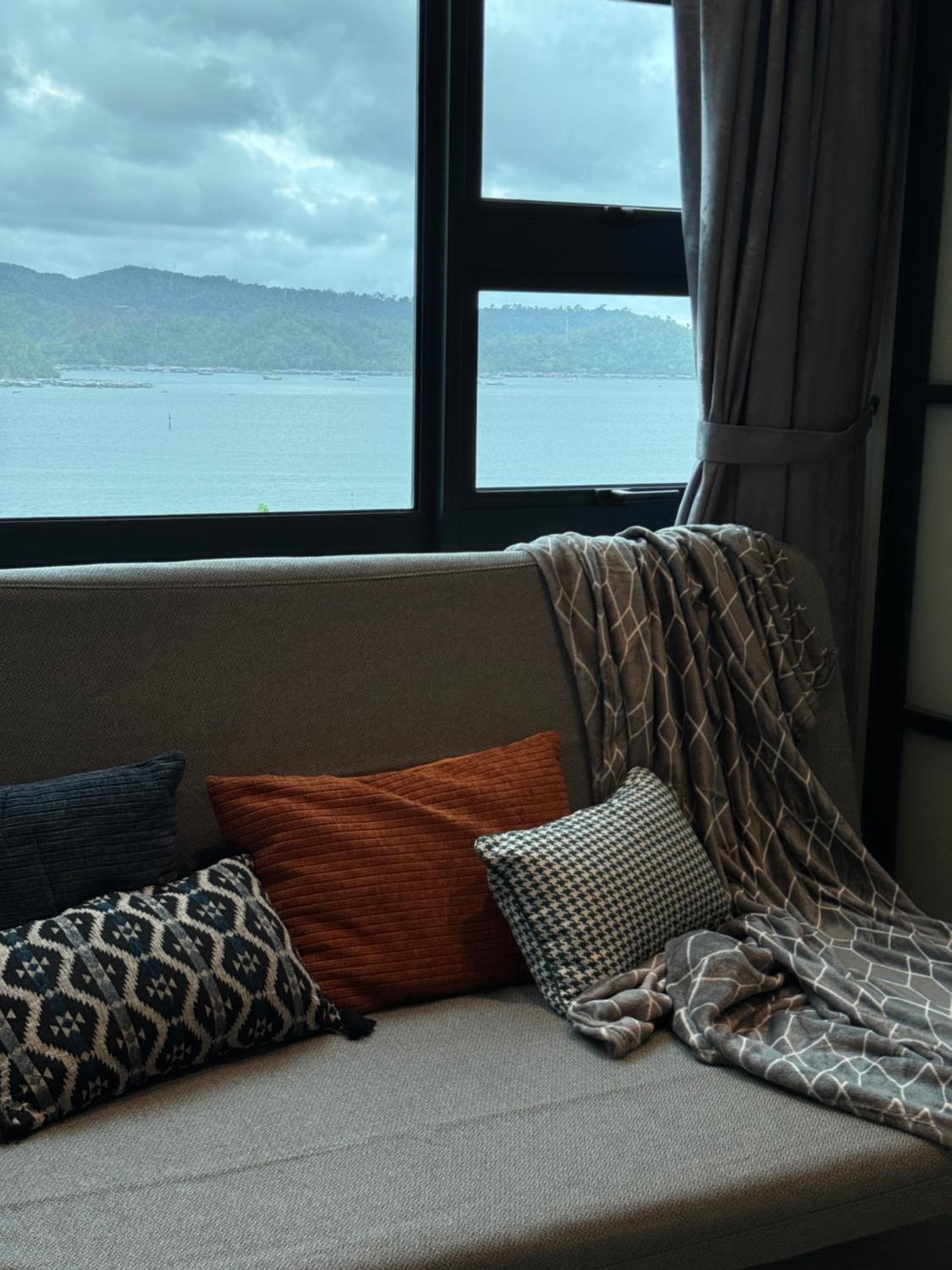 Jesselton Quay l Family Suite l Deluxe l Sunset Seaview l 2R1B l 5 pax photo 6