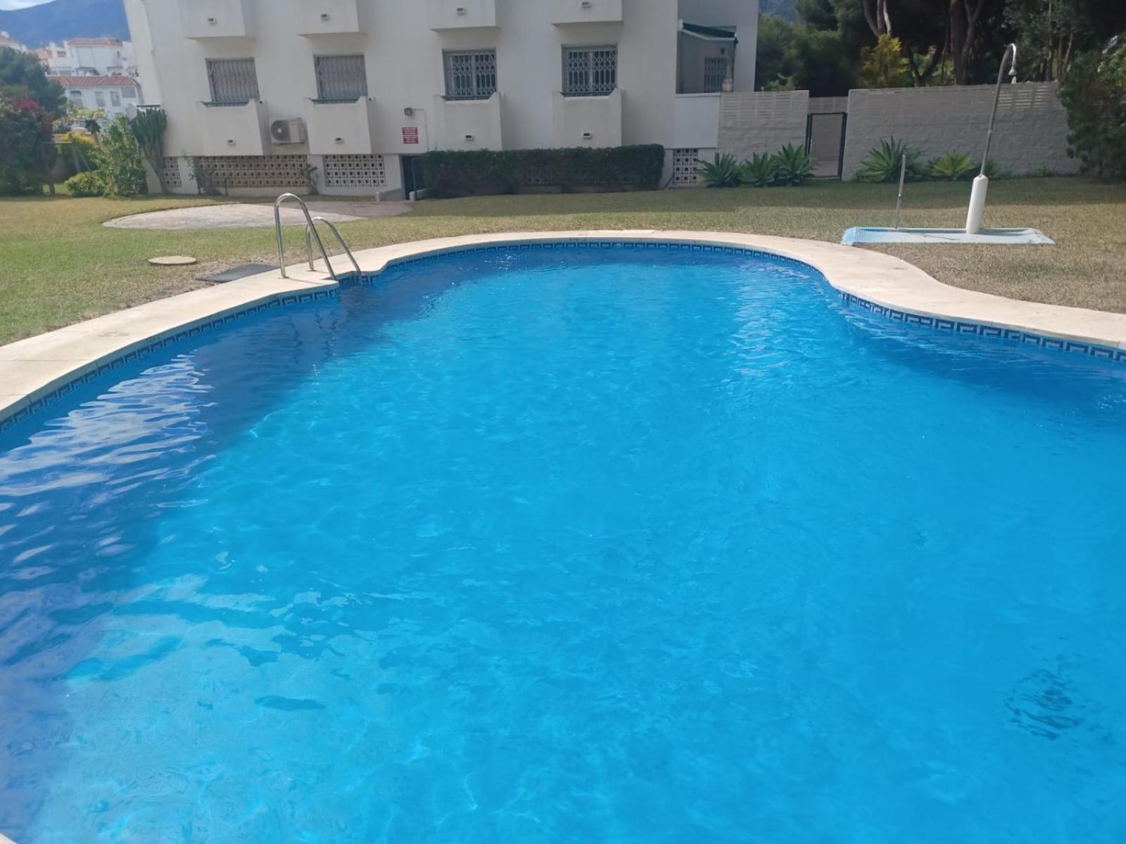 Torremolinos El Pinar Pool & Beach view 2