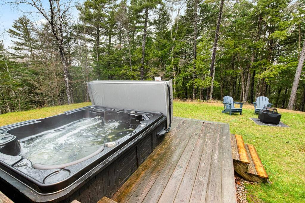 Forest Fawn Chalet 2 Bed with Hot Tub