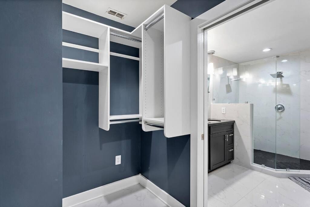 Downtown New Modern Spacious 3bdrm 2Bath 2000 sq ft