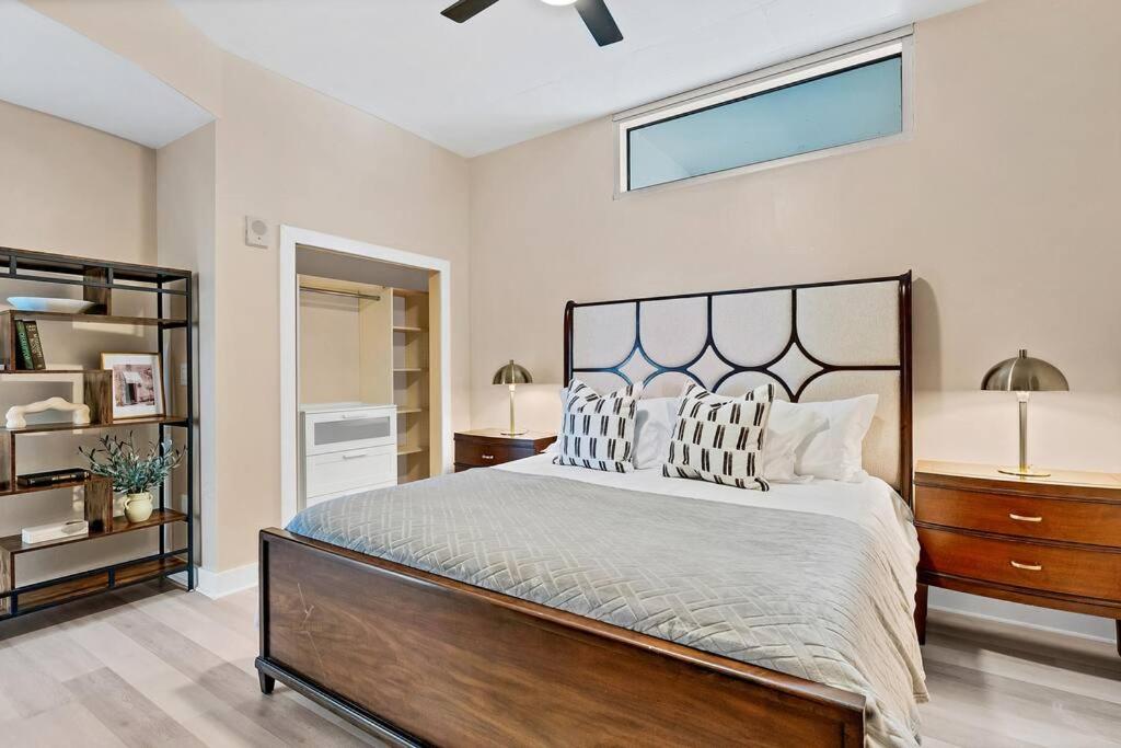 Downtown New Modern Spacious 3bdrm 2Bath 2000 sq ft