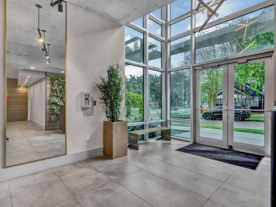 Downtown New Modern Spacious 3bdrm 2Bath 2000 sq ft