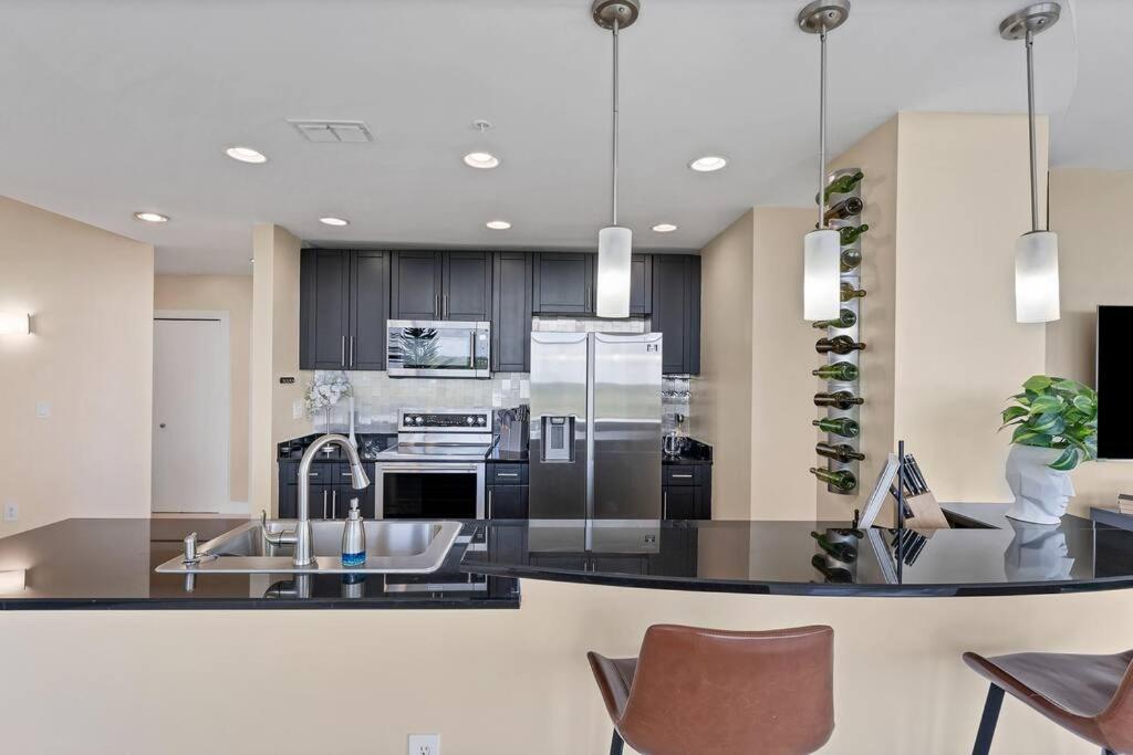 Downtown New Modern Spacious 3bdrm 2Bath 2000 sq ft