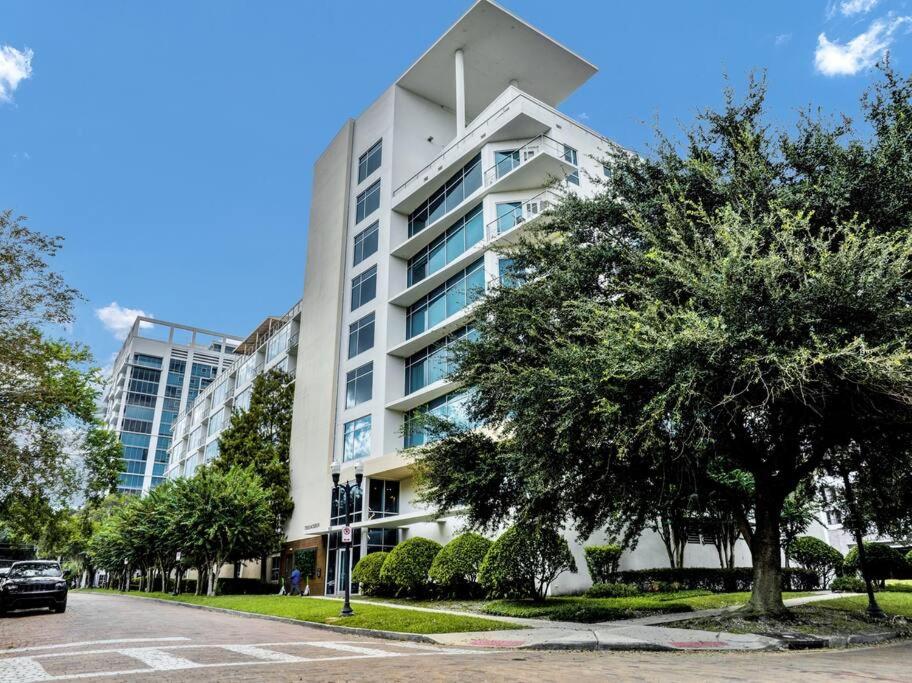 Downtown New Modern Spacious 3bdrm 2Bath 2000 sq ft
