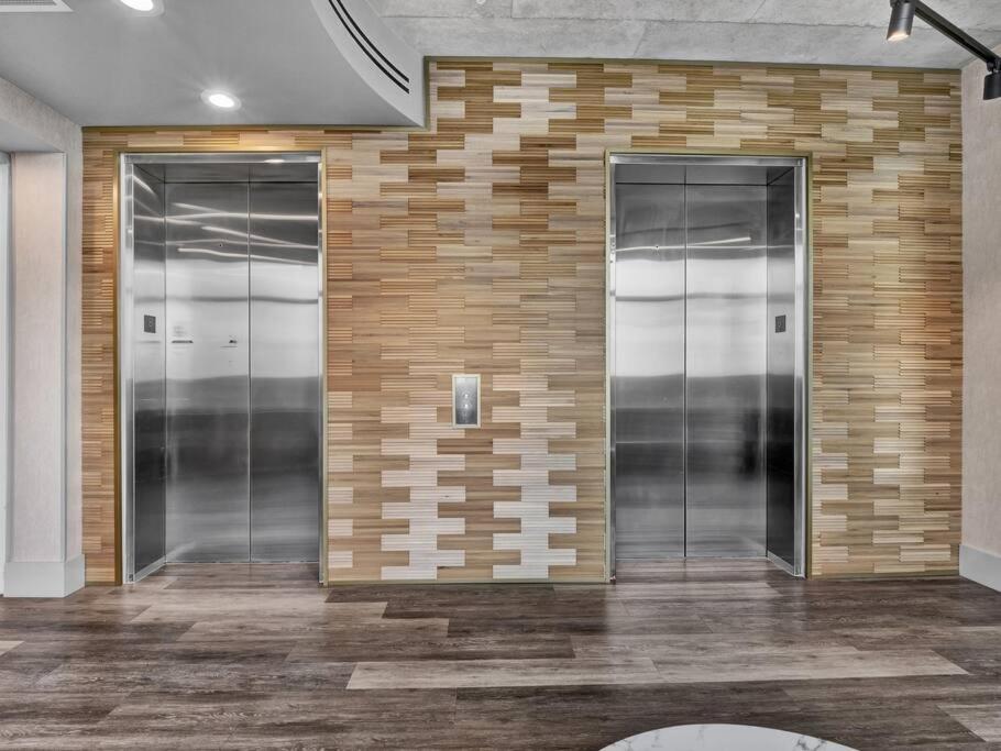 Downtown New Modern Spacious 3bdrm 2Bath 2000 sq ft