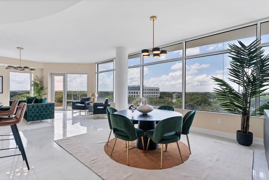 Downtown New Modern Spacious 3bdrm 2Bath 2000 sq ft