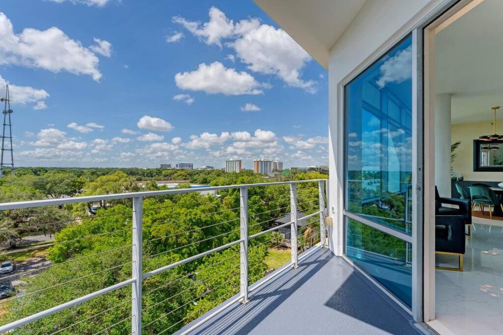 Downtown New Modern Spacious 3bdrm 2Bath 2000 sq ft