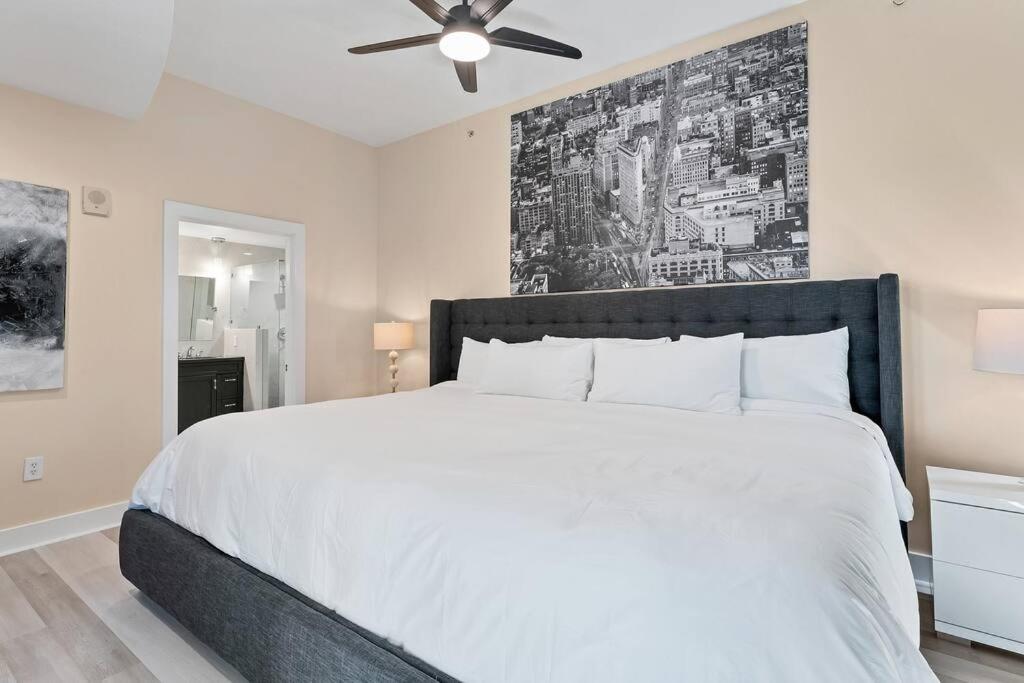 Downtown New Modern Spacious 3bdrm 2Bath 2000 sq ft