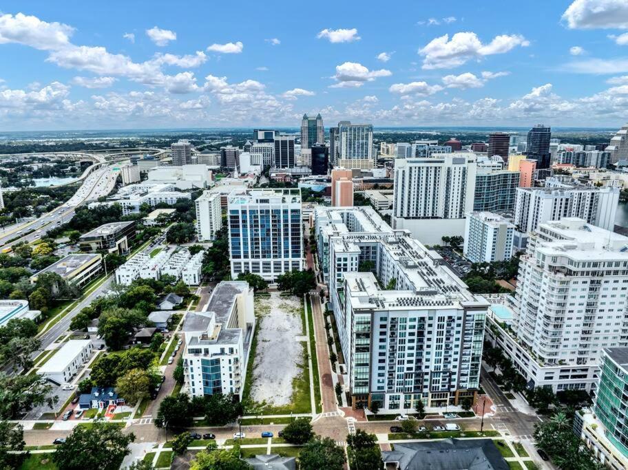 Downtown New Modern Spacious 3bdrm 2Bath 2000 sq ft