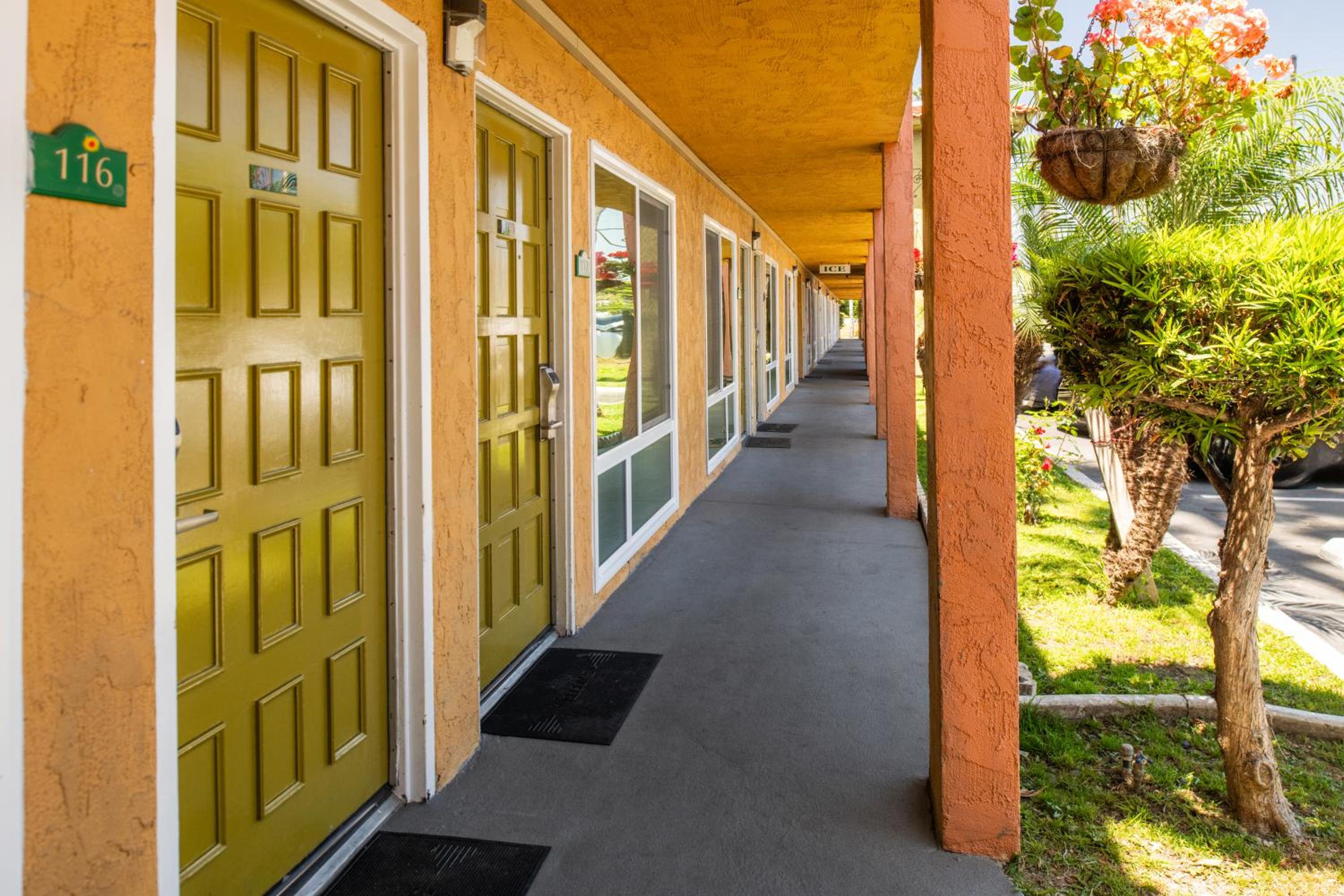 Vagabond Inn Costa Mesa