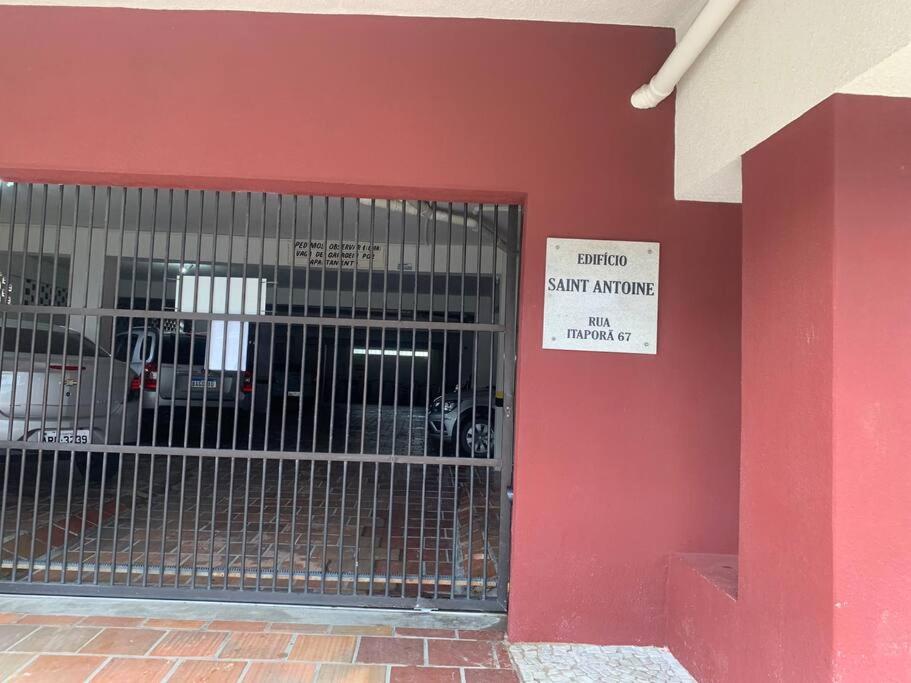 Pé na areia lado av.Atlântica