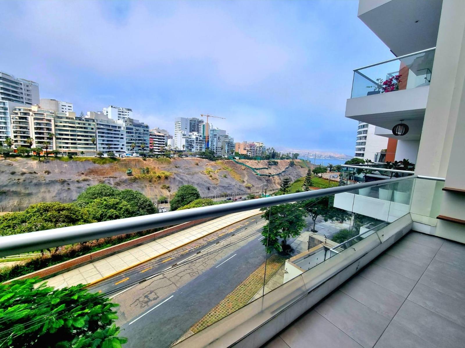 LimaTOP SeaView Balcony King Miraflores 3B 402 view 5