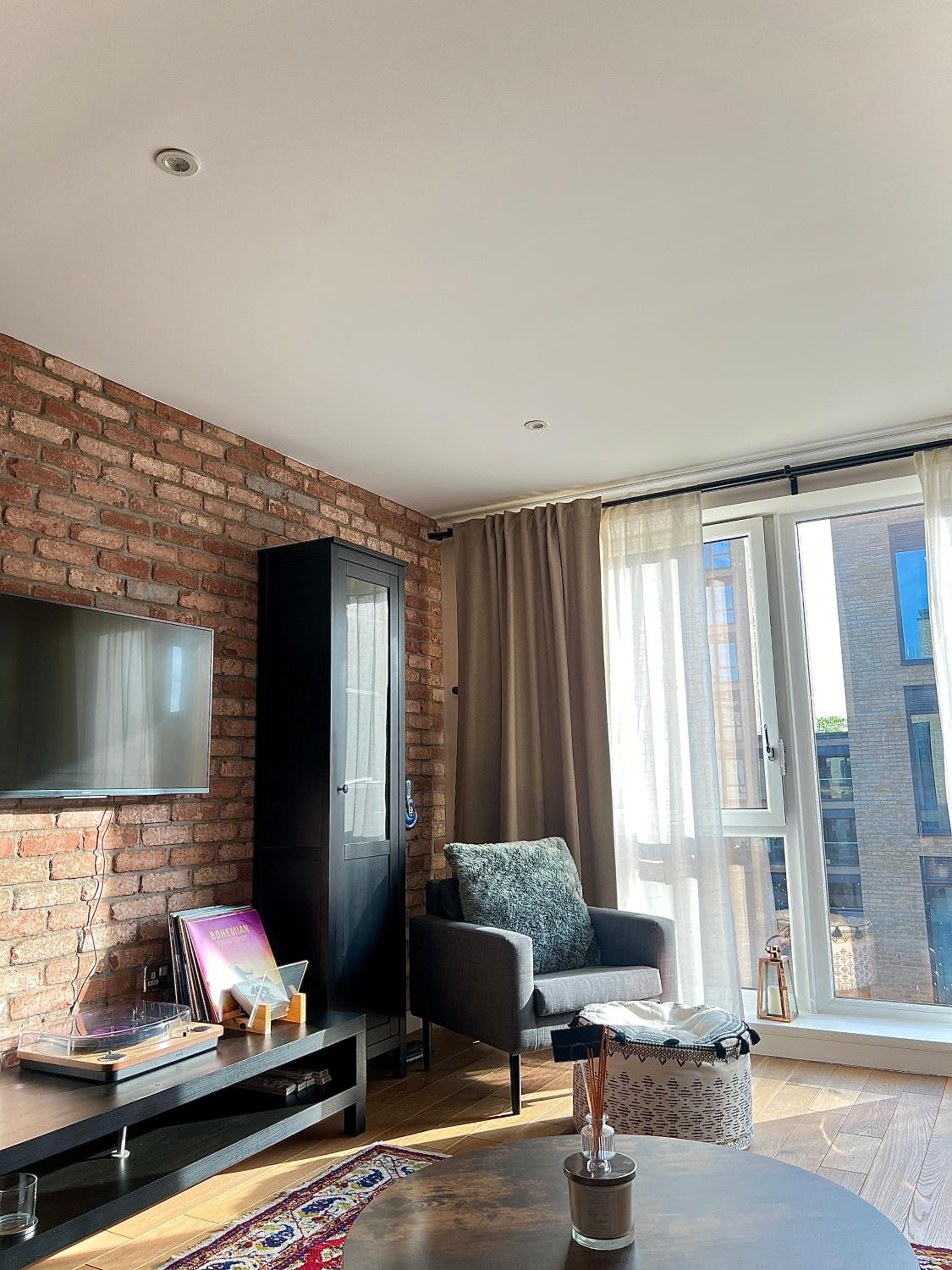 Modern Flat Your Stylish Escape view 5