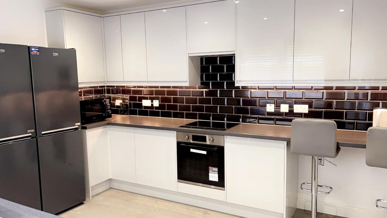 The Lux Ville, Stunning 6 Bedroom Home in London