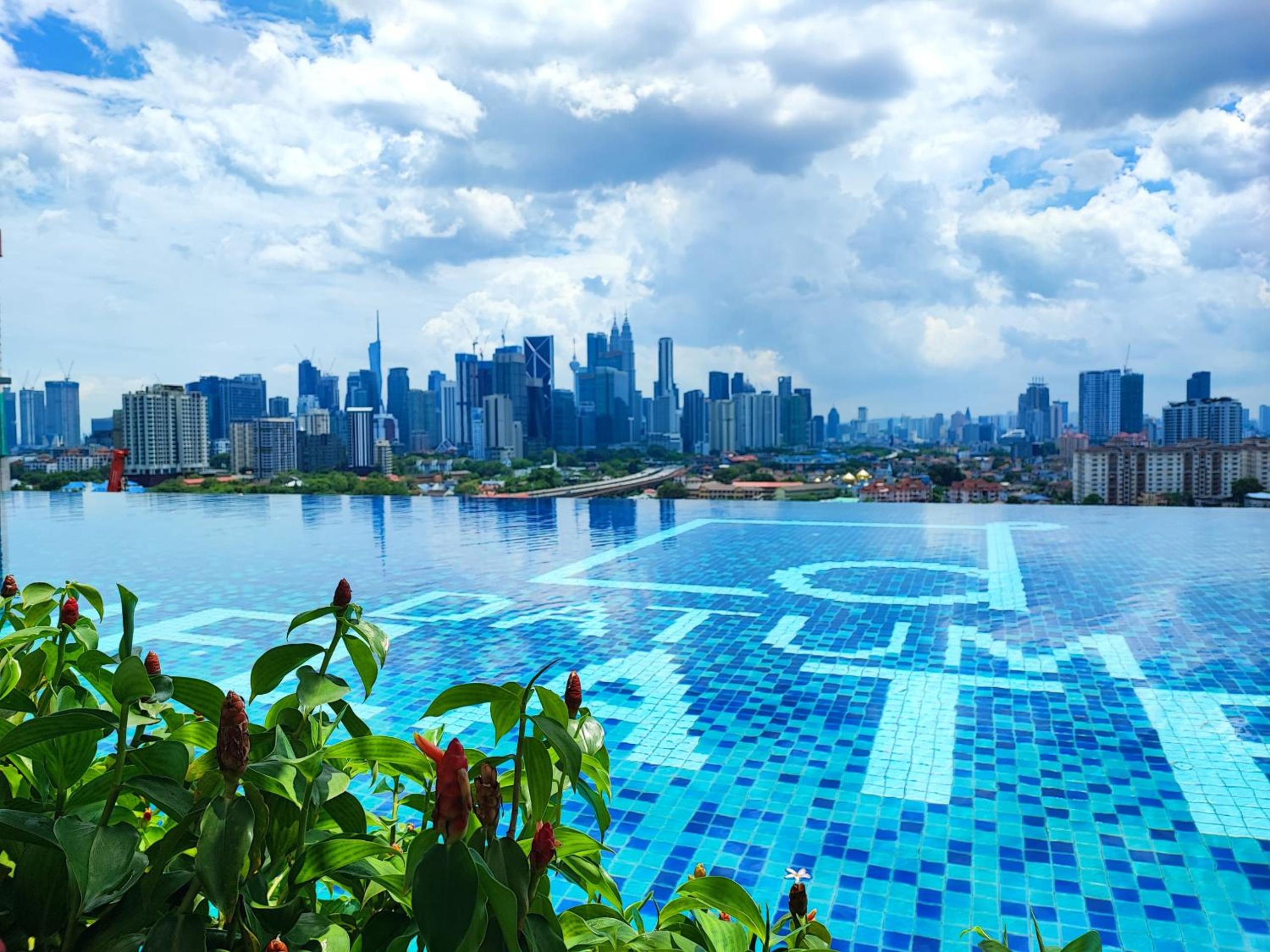 Datum Jelatek Residences Royalty Luxury Apartment, Walking Distance To LRT, Gleneagles KL & KLCC photo 3