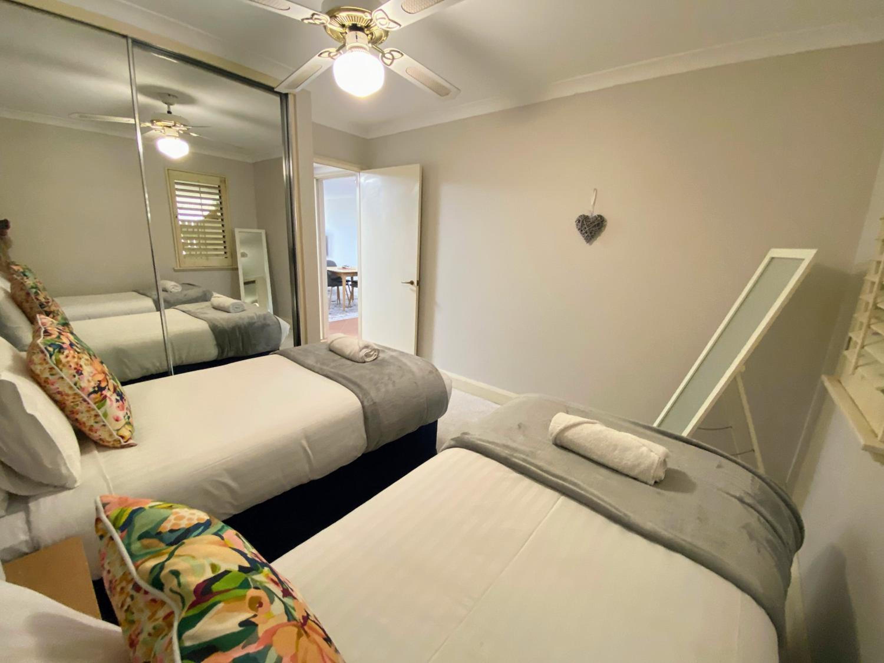 Sunset Shores Scarborough King Bed Beachfront