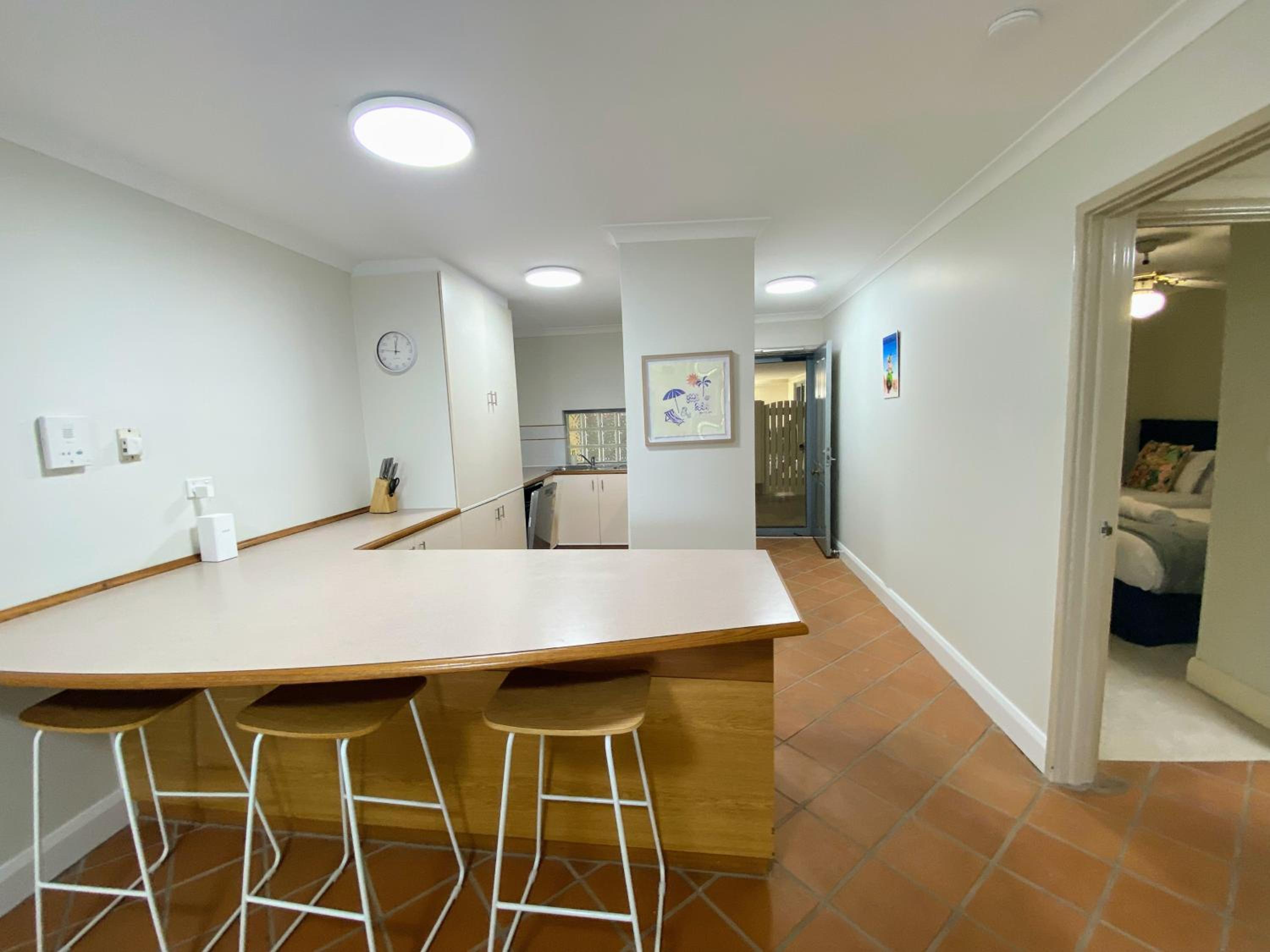 Sunset Shores Scarborough King Bed Beachfront