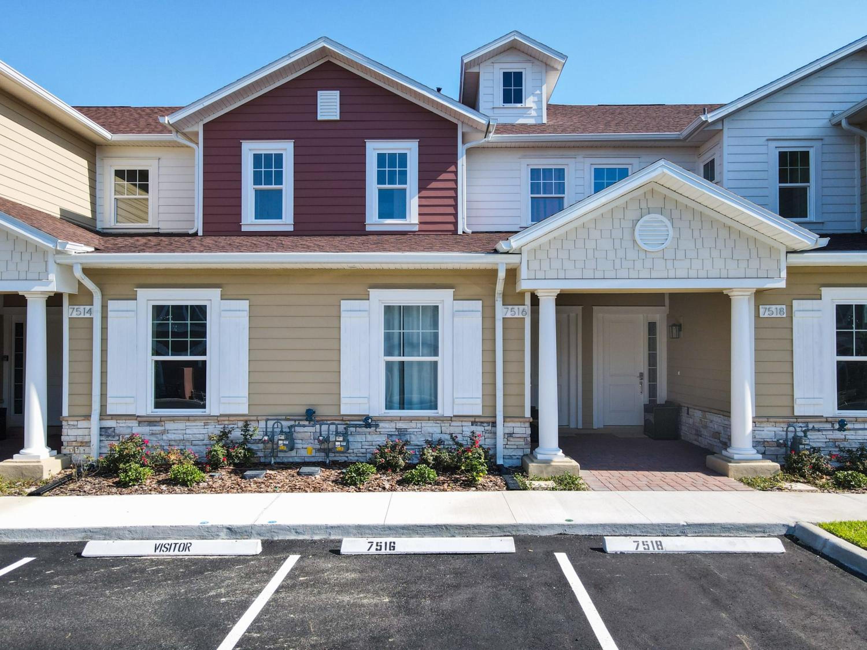 Fabulous Paradise 3BR Townhouse near Disney and outlets