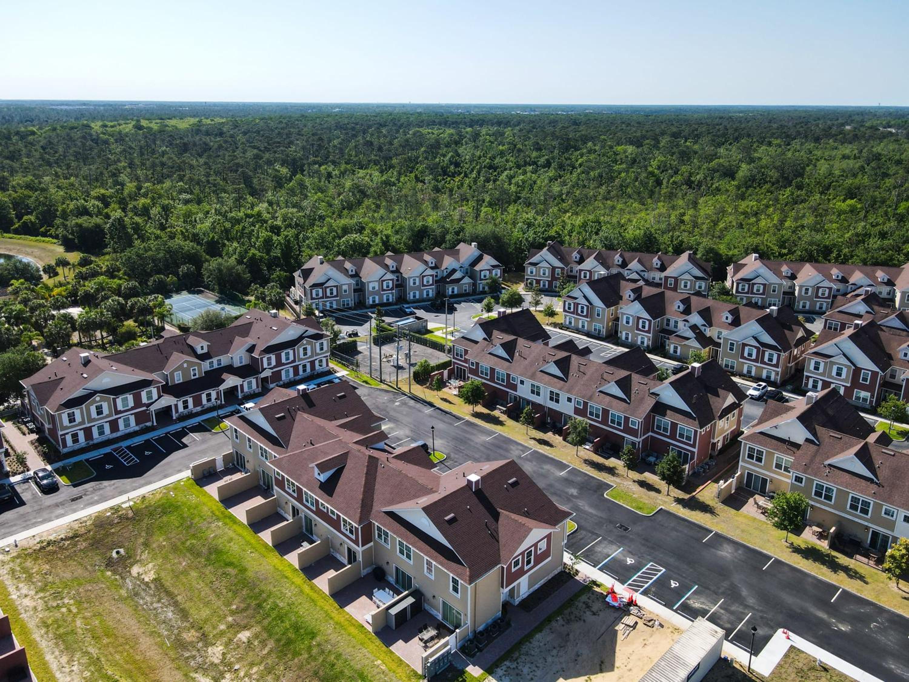 Fabulous Paradise 3BR Townhouse near Disney and outlets