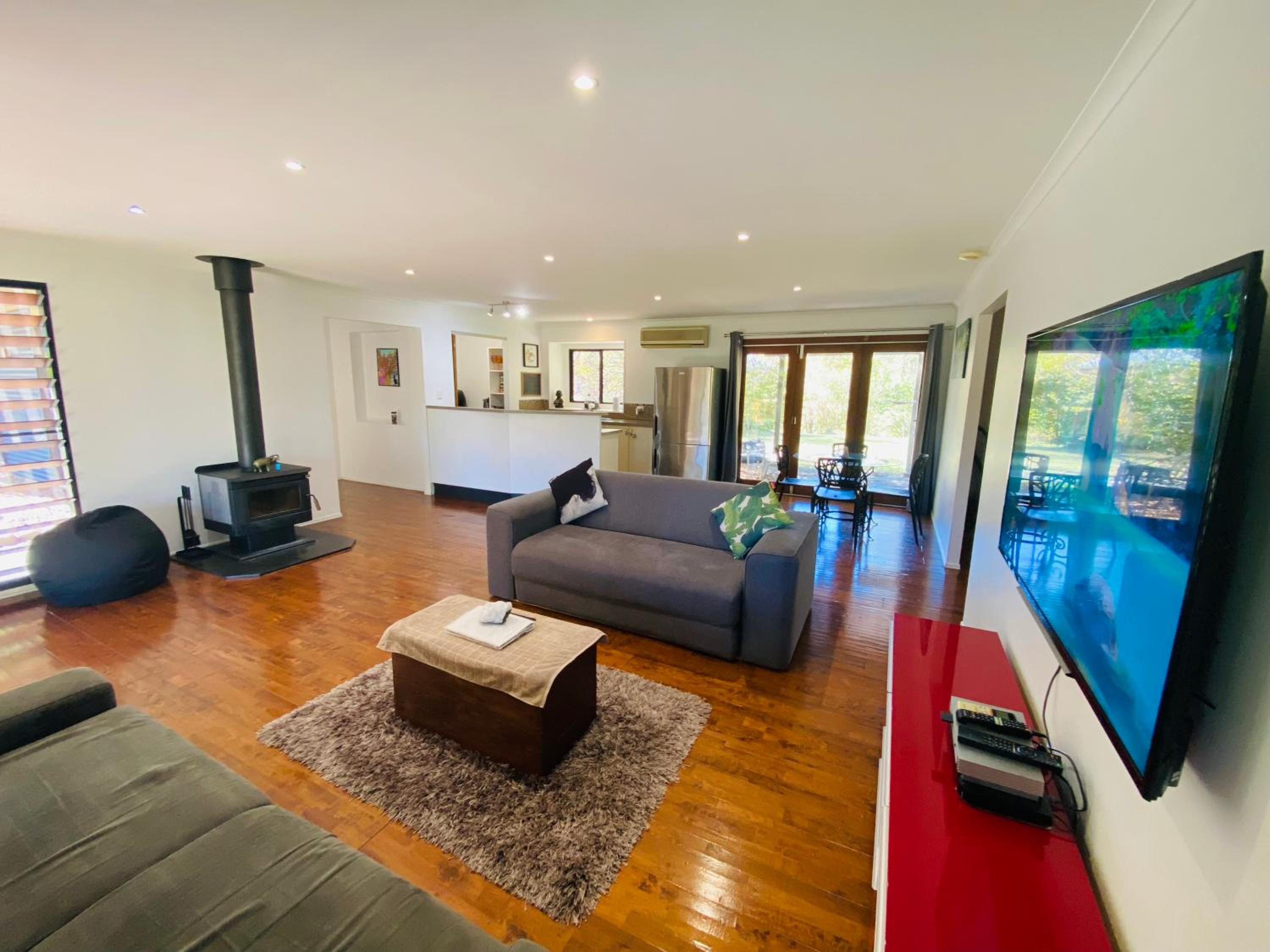 Crystal Cottage Retreat- Escape to the Hinterland!