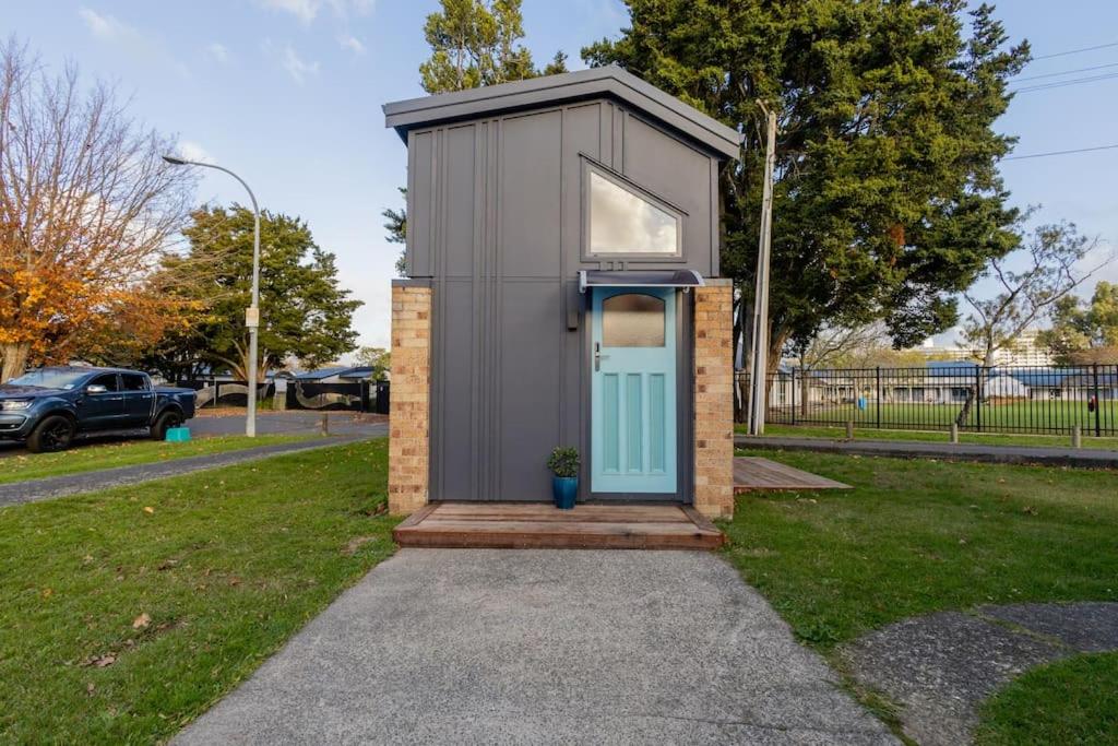Hamilton Vacations - Beautiful tiny house near Hamilton Lake - Property Image 3
