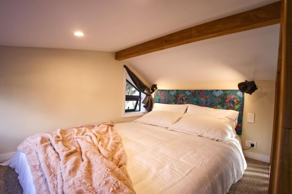 Hamilton Vacations - Beautiful tiny house near Hamilton Lake - Property Image 7