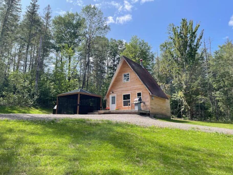 Hillside Haven 1 Bedroom with Hot Tub
