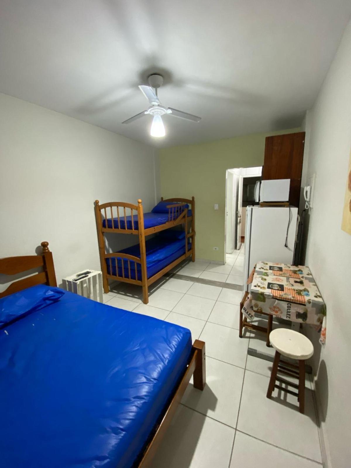 Kitnet simples na Ponta da Praia ,Santos, uma quadra da praia, proximo ao aquário
