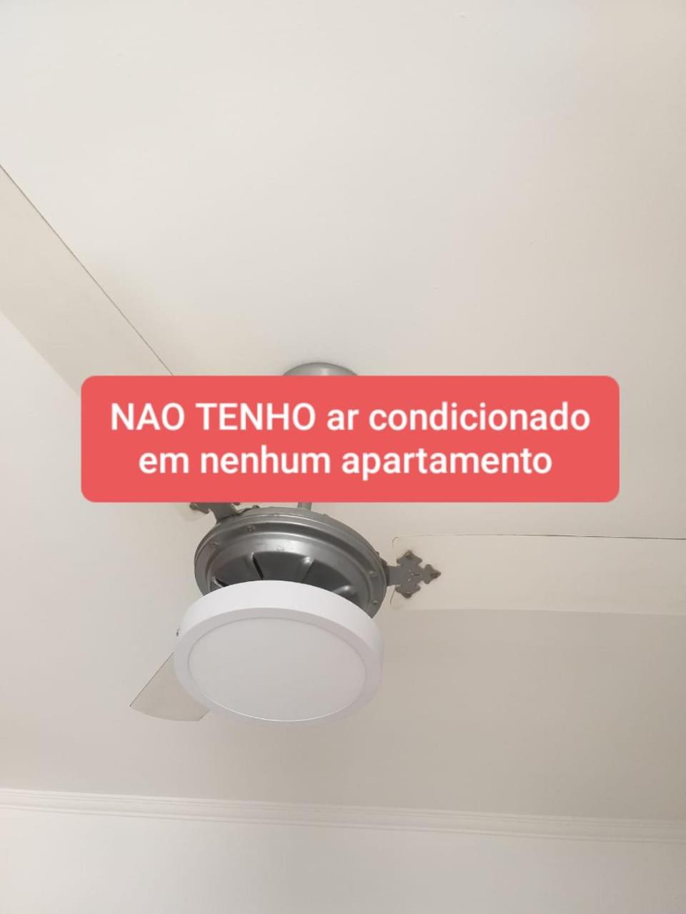 Kitnet simples na Ponta da Praia ,Santos, uma quadra da praia, proximo ao aquário