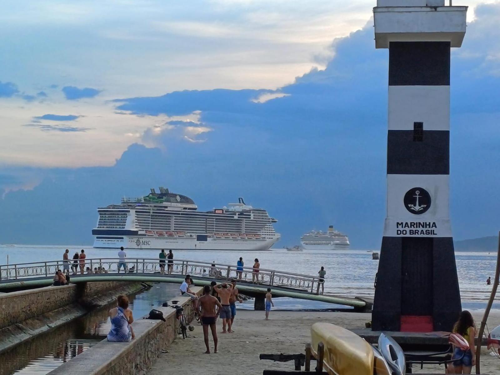 Kitnet simples na Ponta da Praia ,Santos, uma quadra da praia, proximo ao aquário