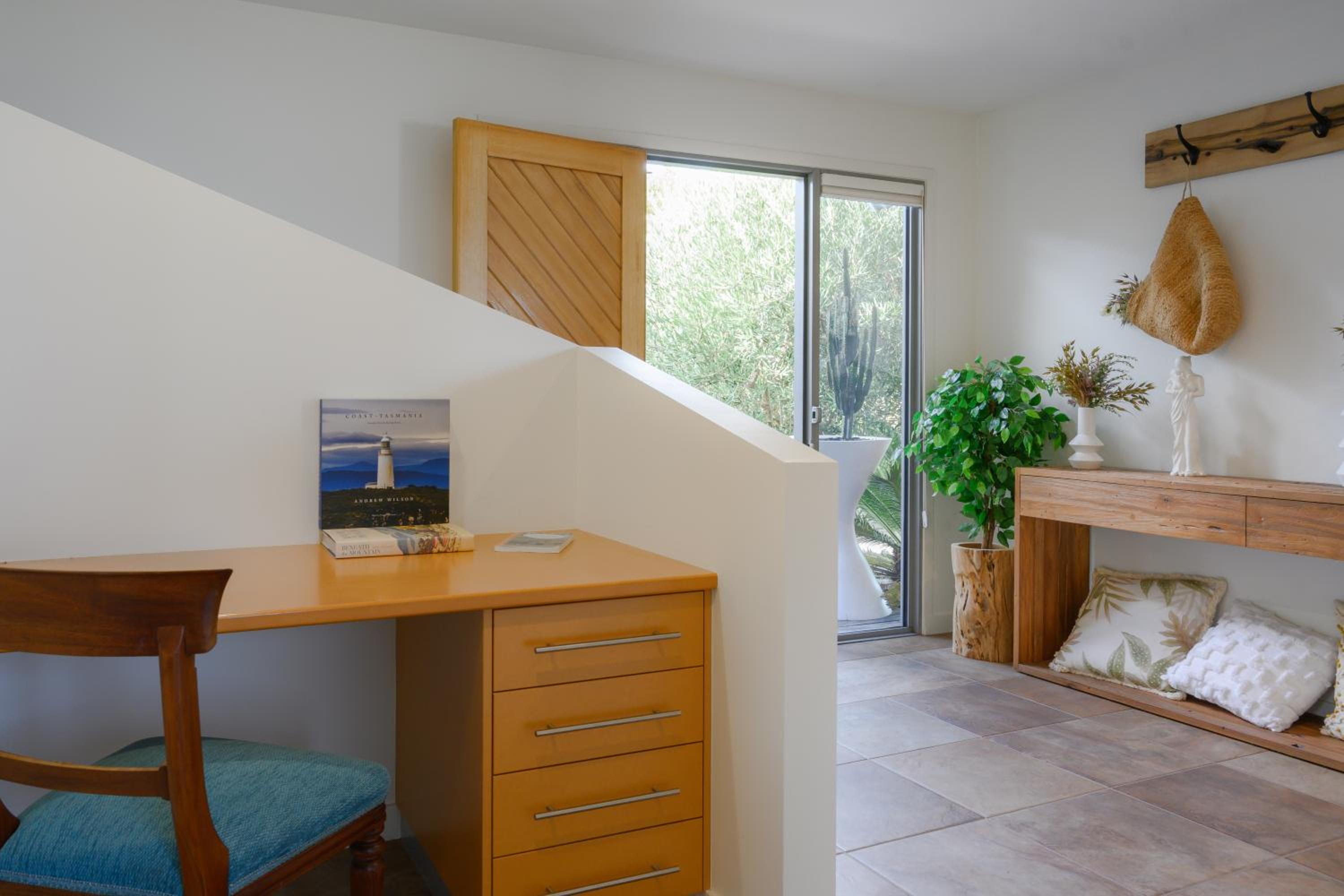 Coastal Escape ~ a sublime retreat!