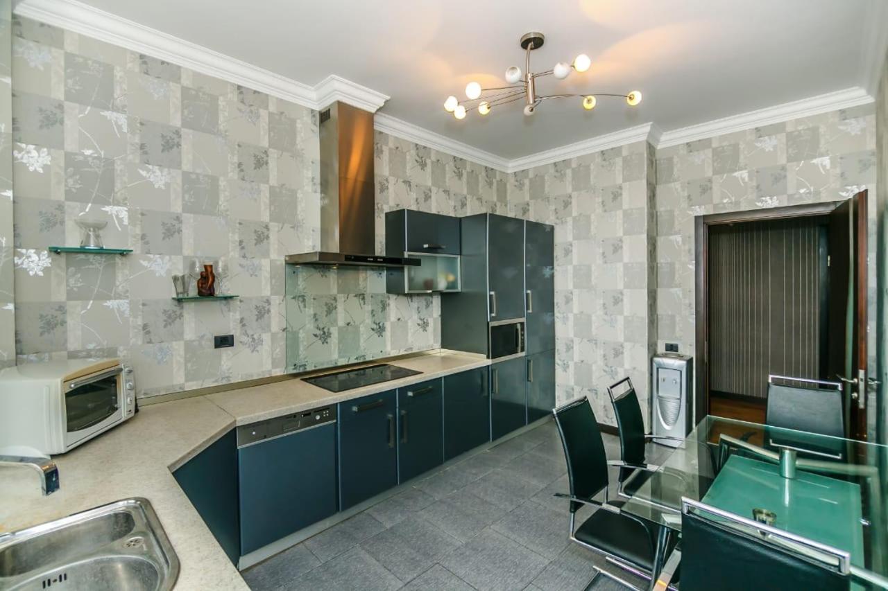 HOTEL APARTMENT VIP NEAR COURTYARD MARRIOTT