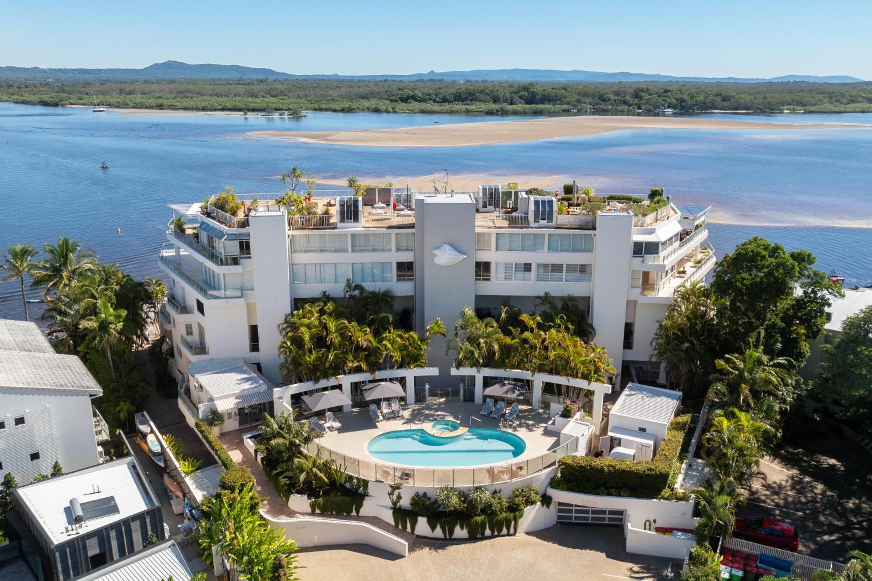 Las Rias, Riverside Luxury Bliss
